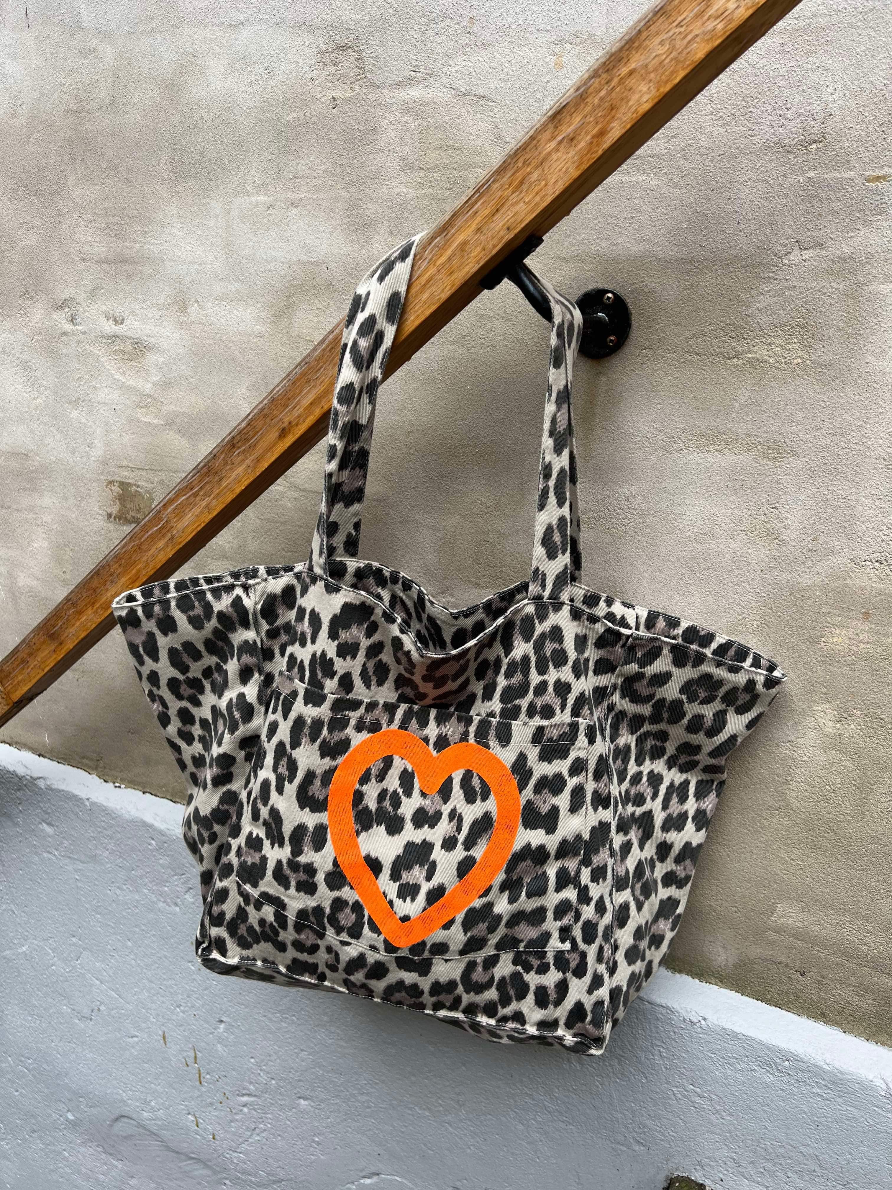 Believe beige leopard bag