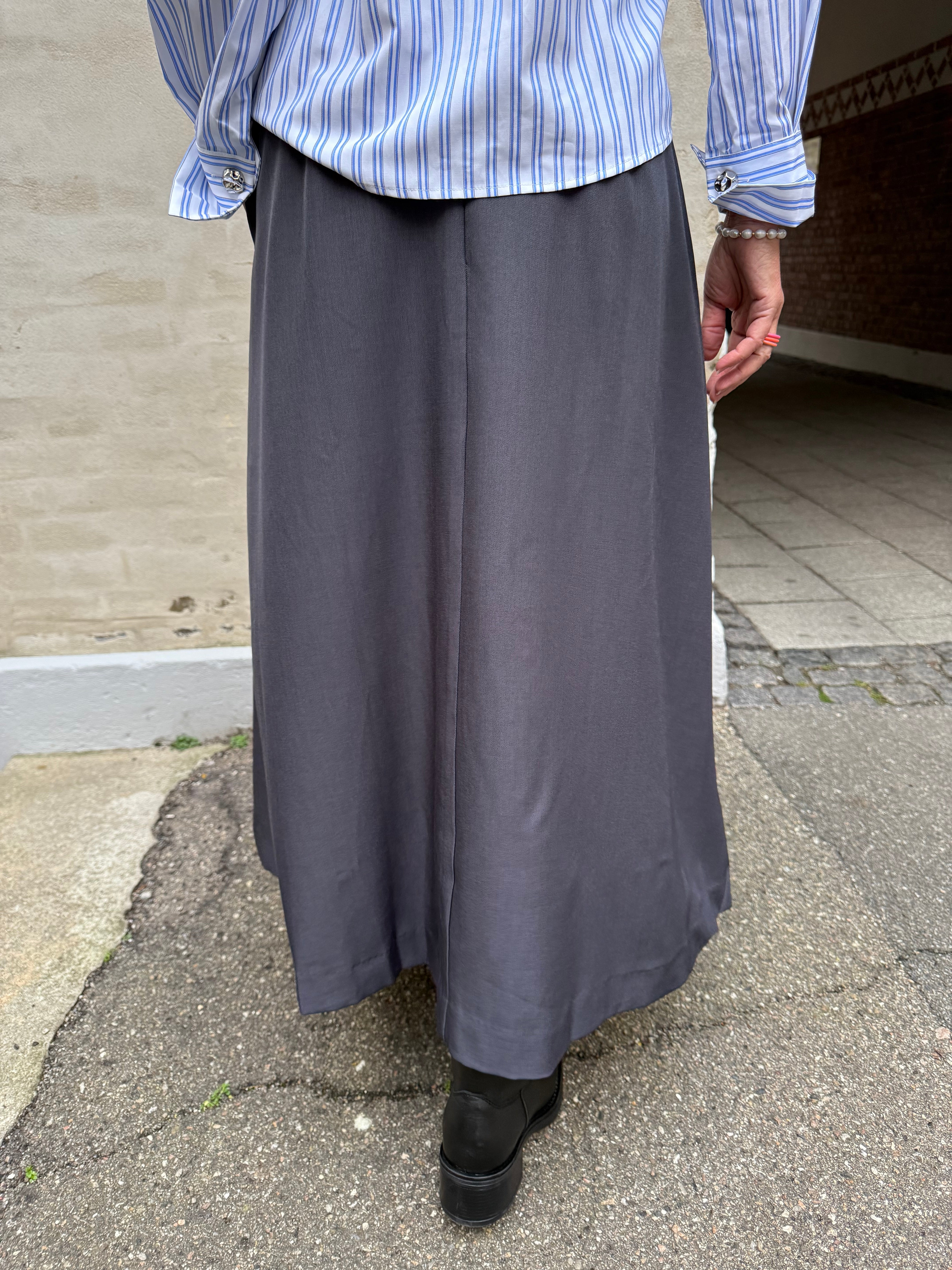 LunaCC Pocket Pleat Skirt - Mid Grey