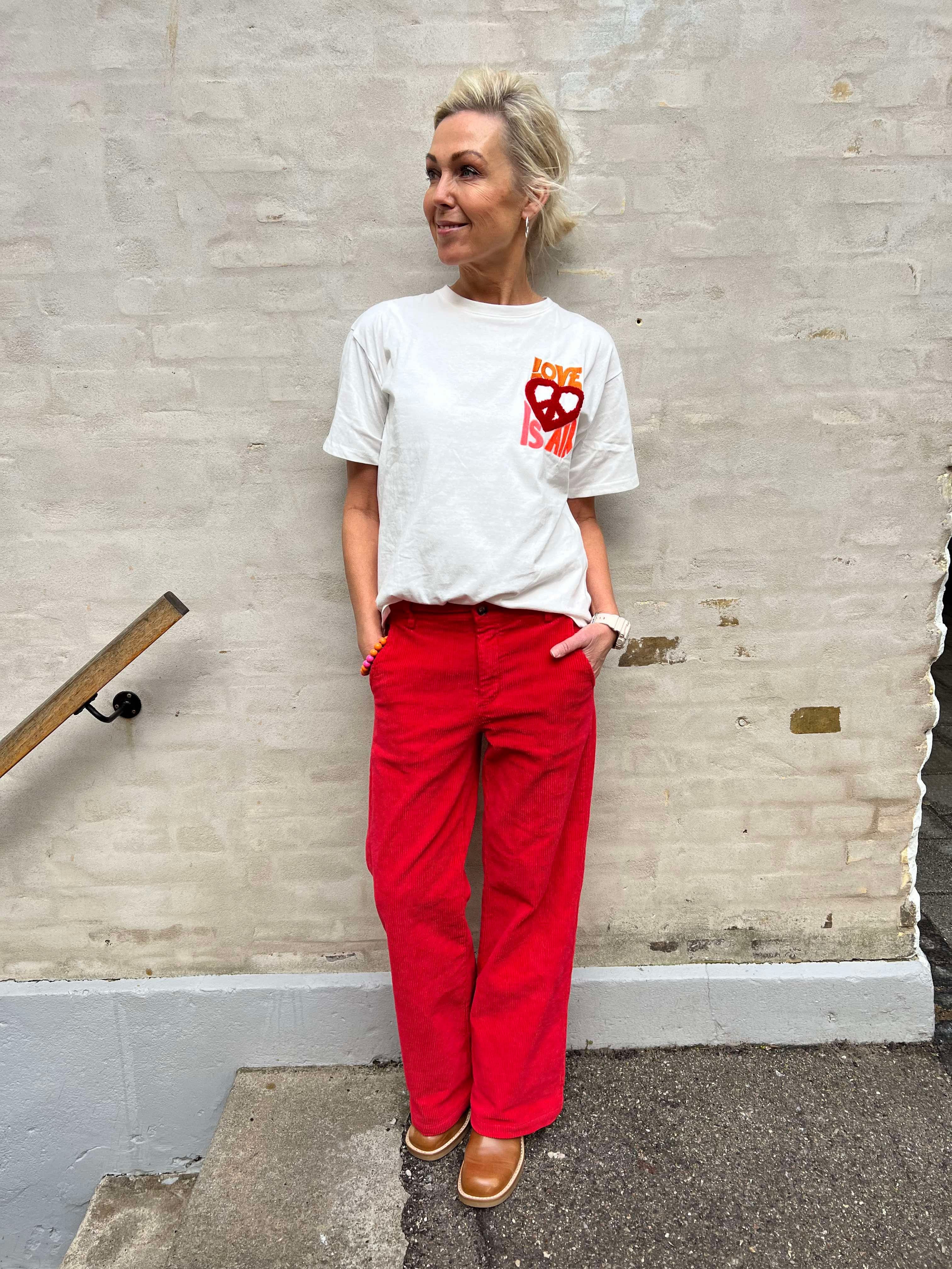 Cora corduroy box pant red