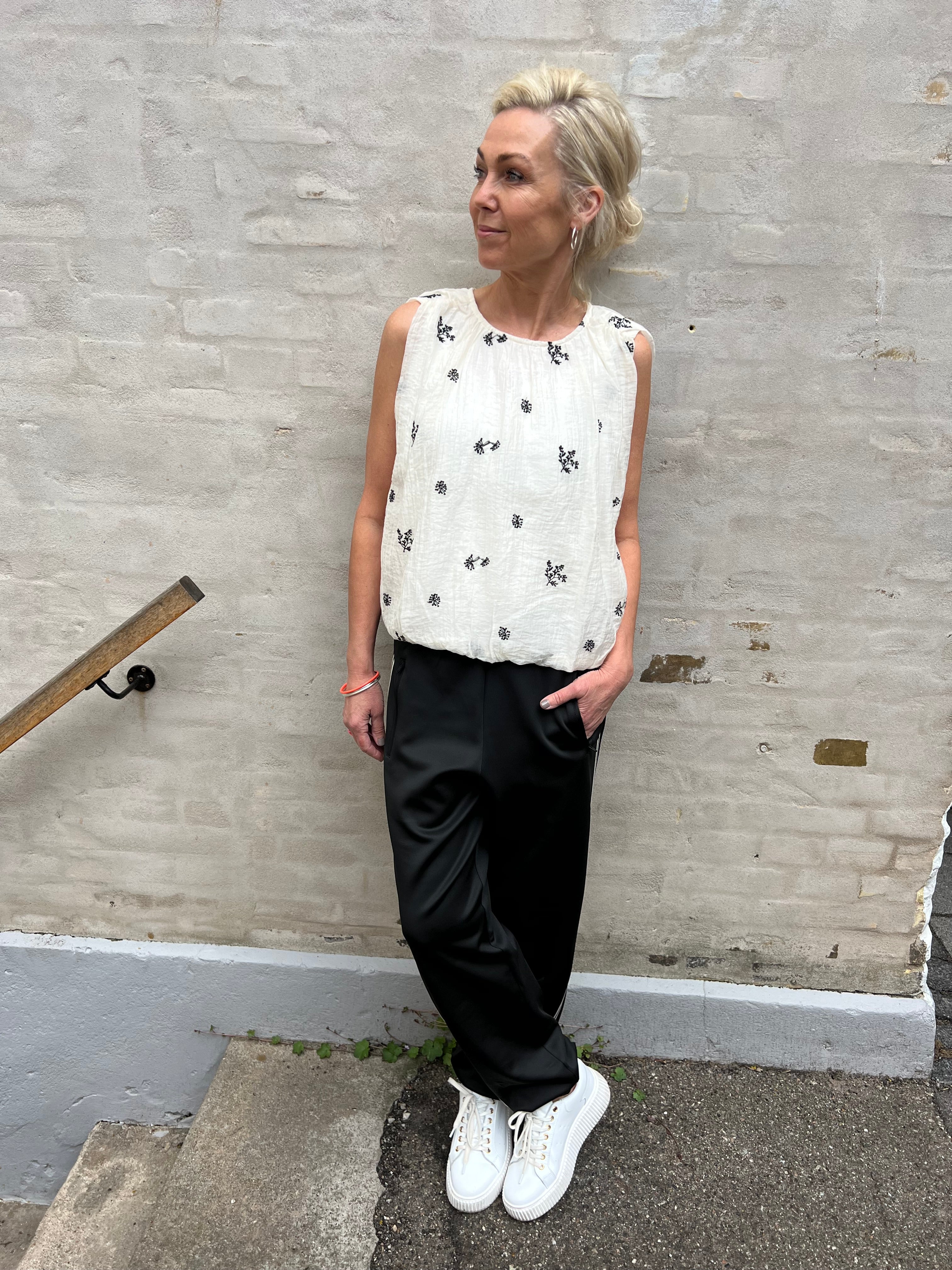 NillaGO track pants black