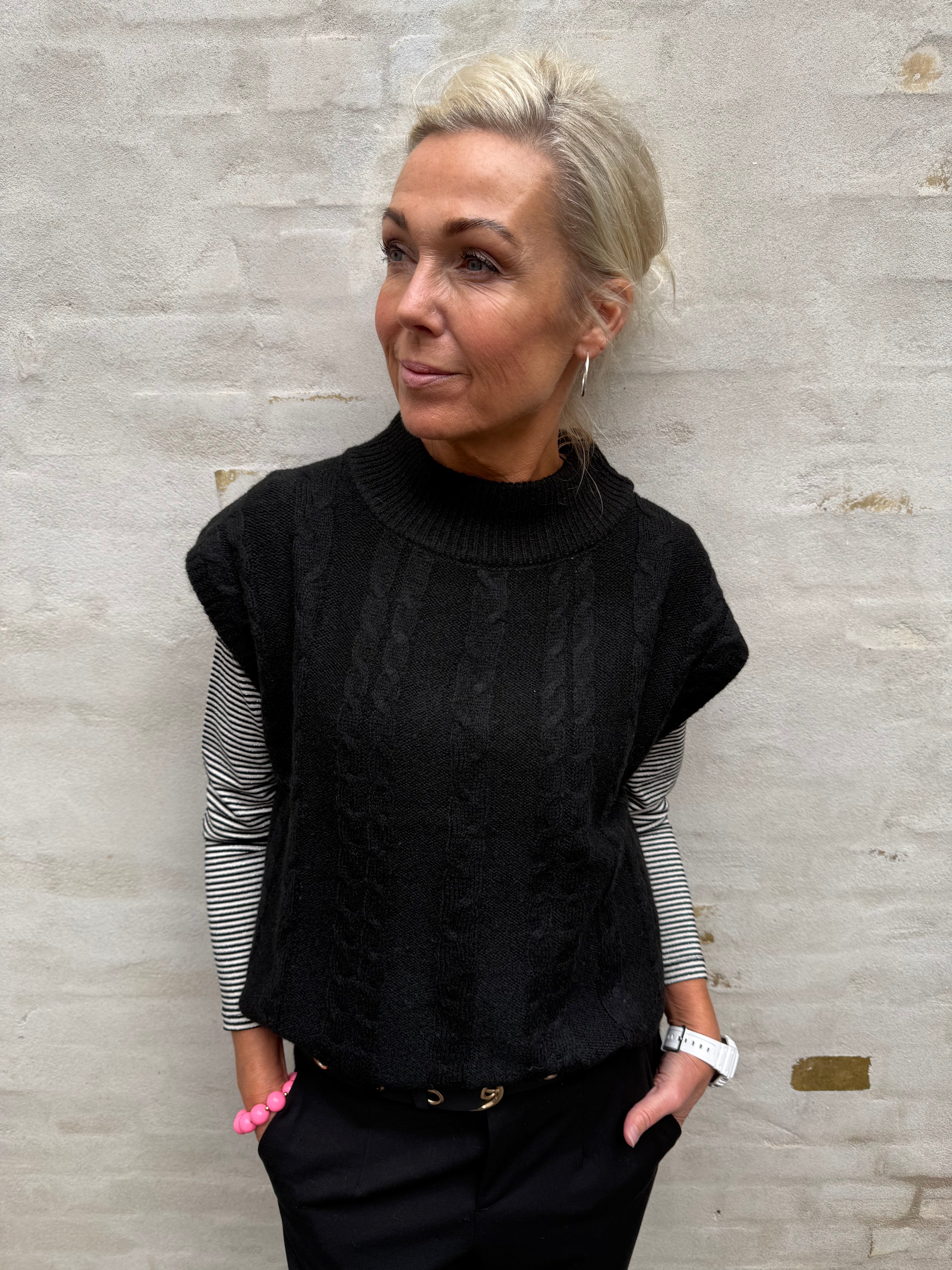 JOFIA PONCHO - Black
