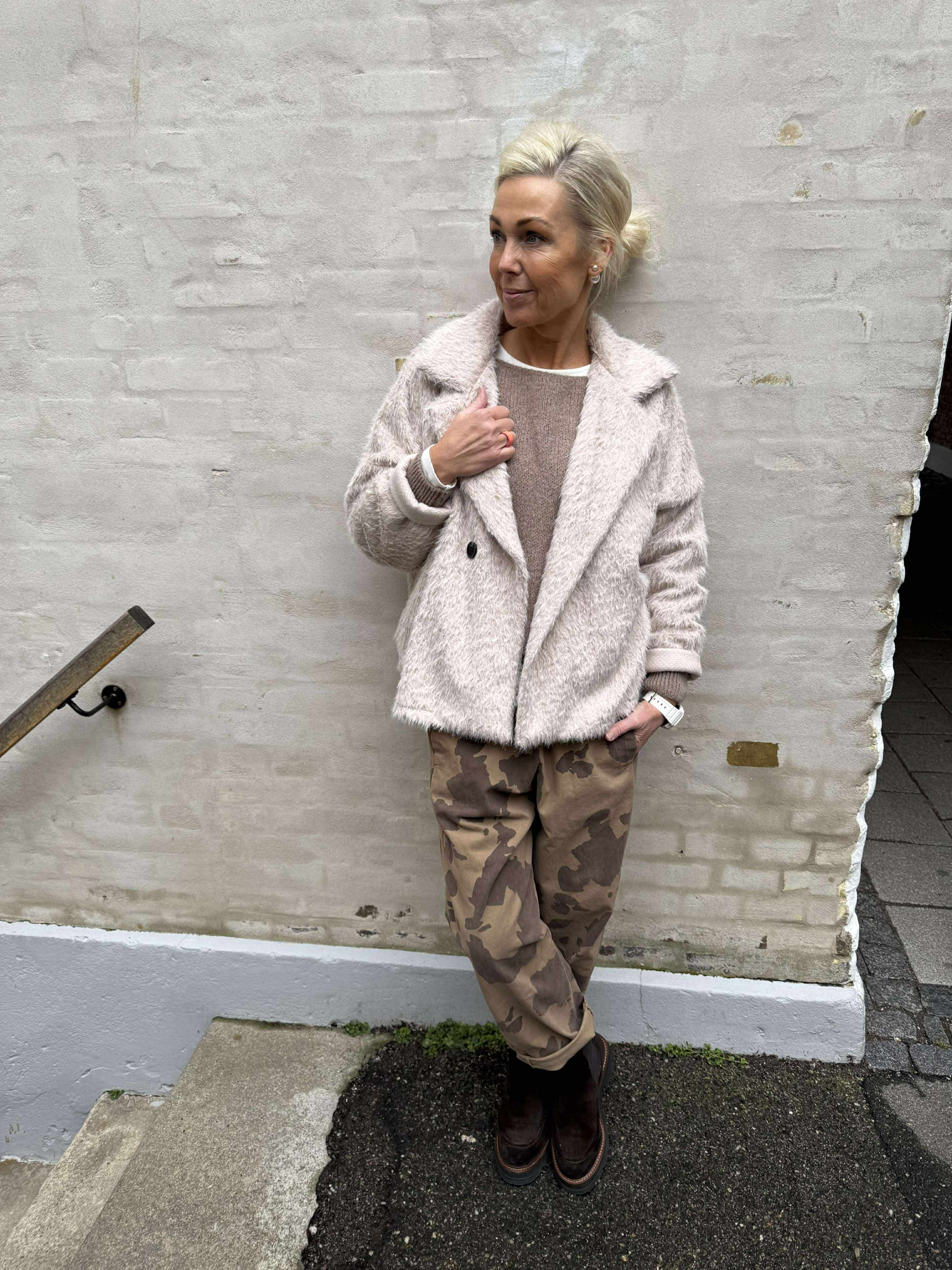 Pamela Jakke - off white