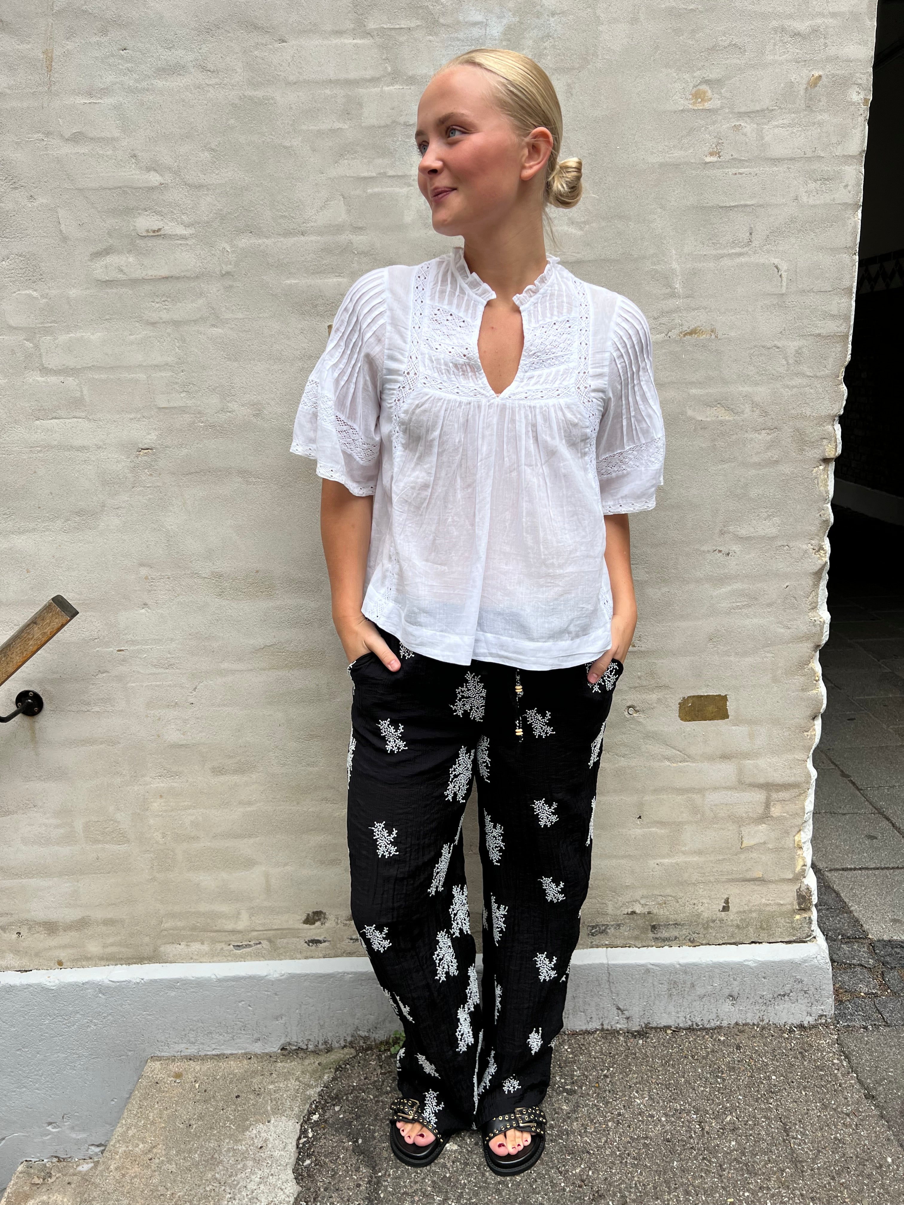 Theo Wide Embroidery Pant- Black/Flower