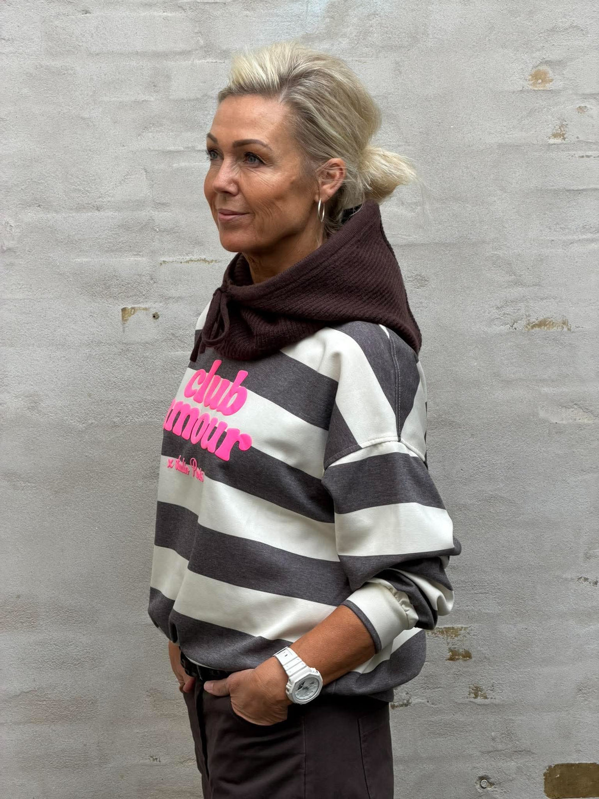 Club Sweat - Brown/Pink/Neon