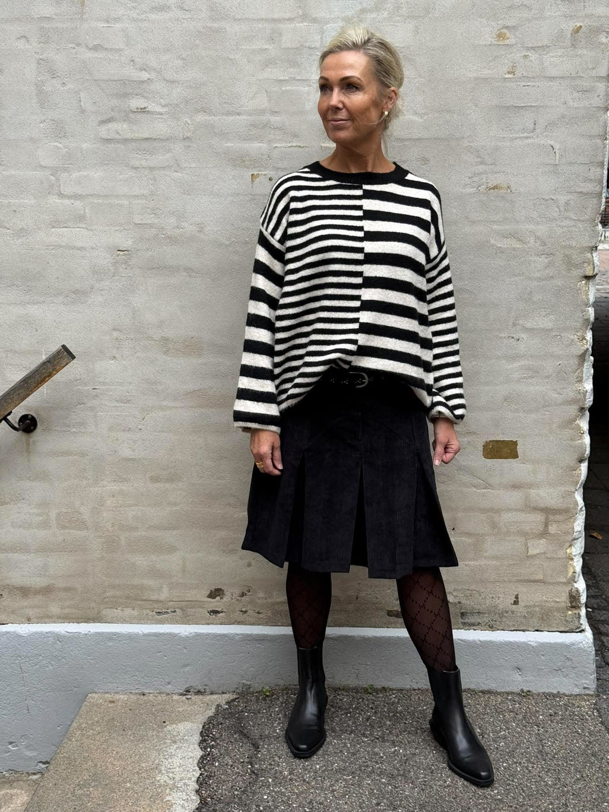 Asy Striped Knit - Off White/Black