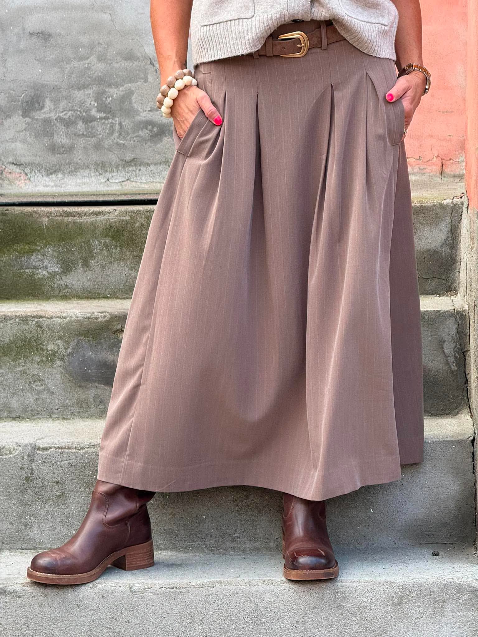 LyviaCC Pleat Pin Skirt - Walnut