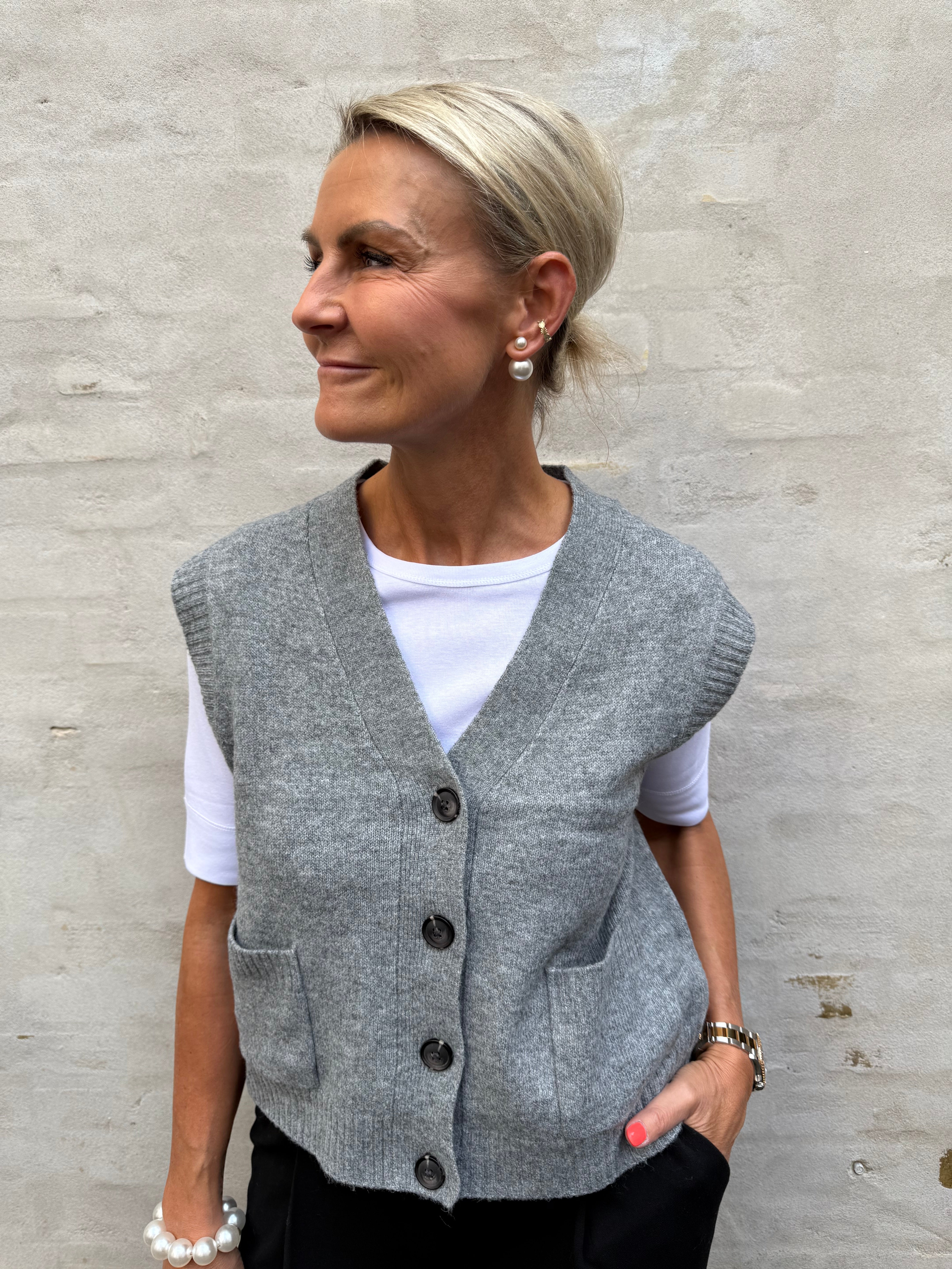 SUPER LIFE V-NECK VEST - Medium Grey Melange