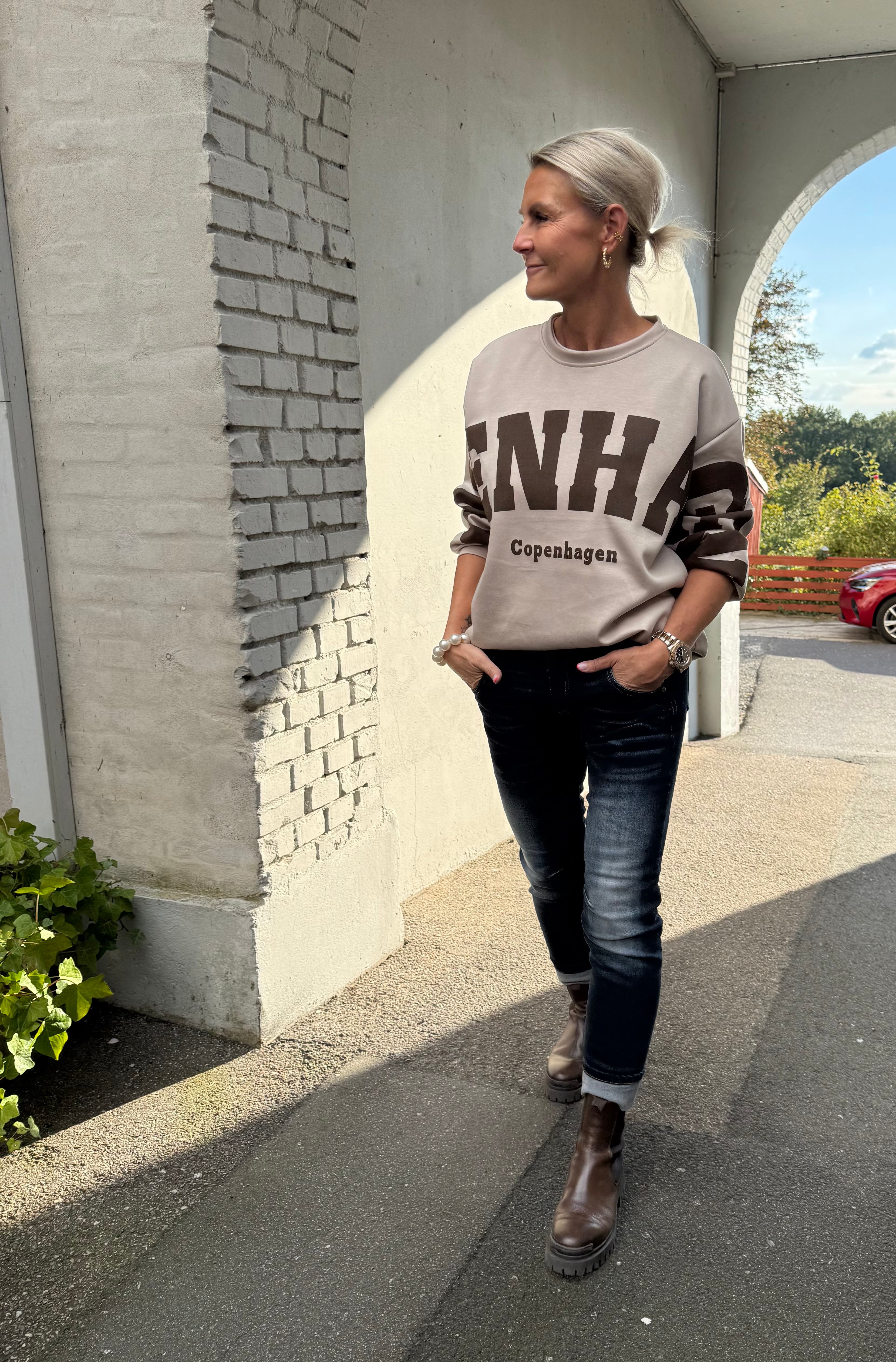 Hibiscus Sweatshirt - Beige