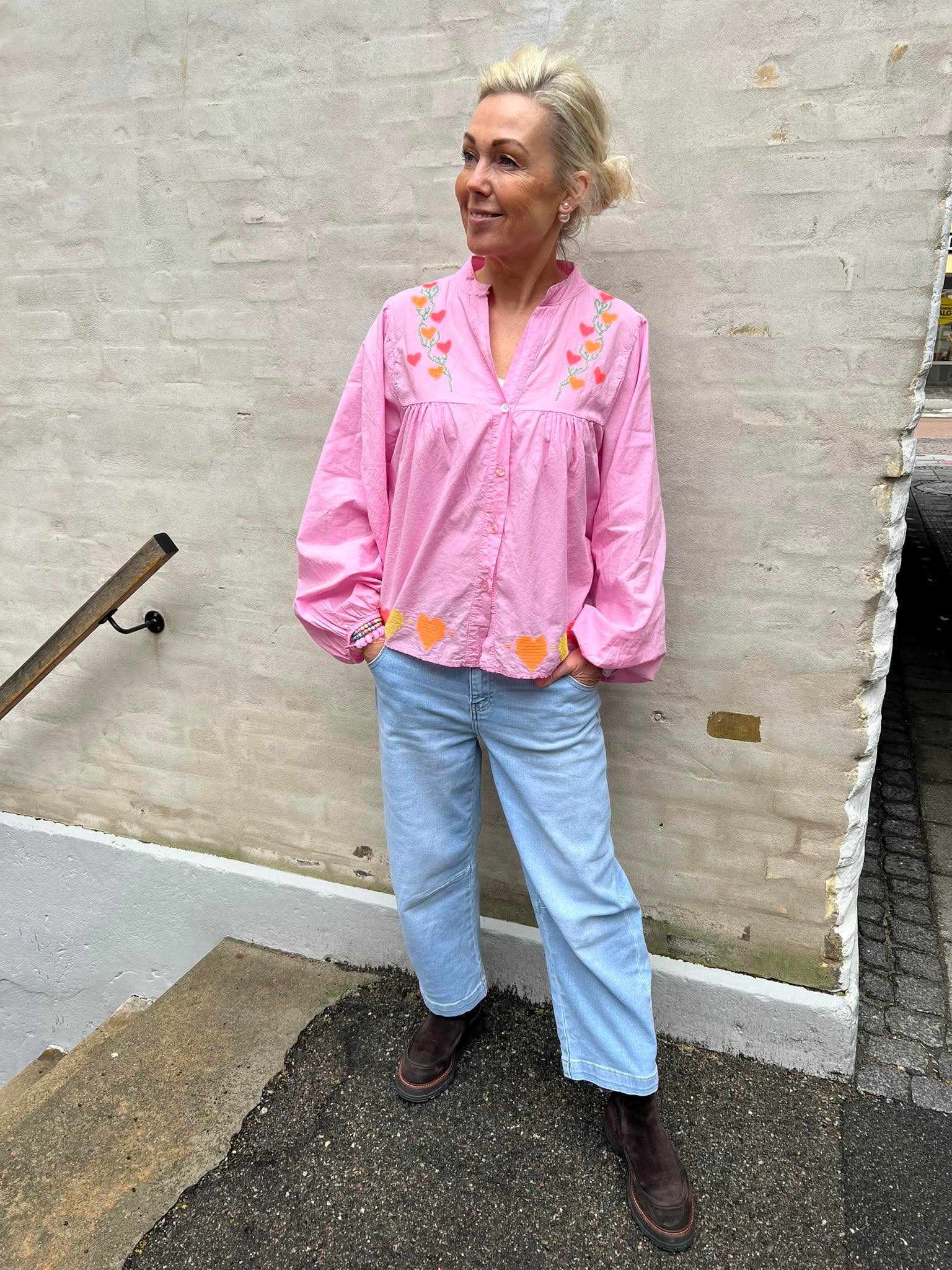 Lux Shirt w. Embrodery - Rosa