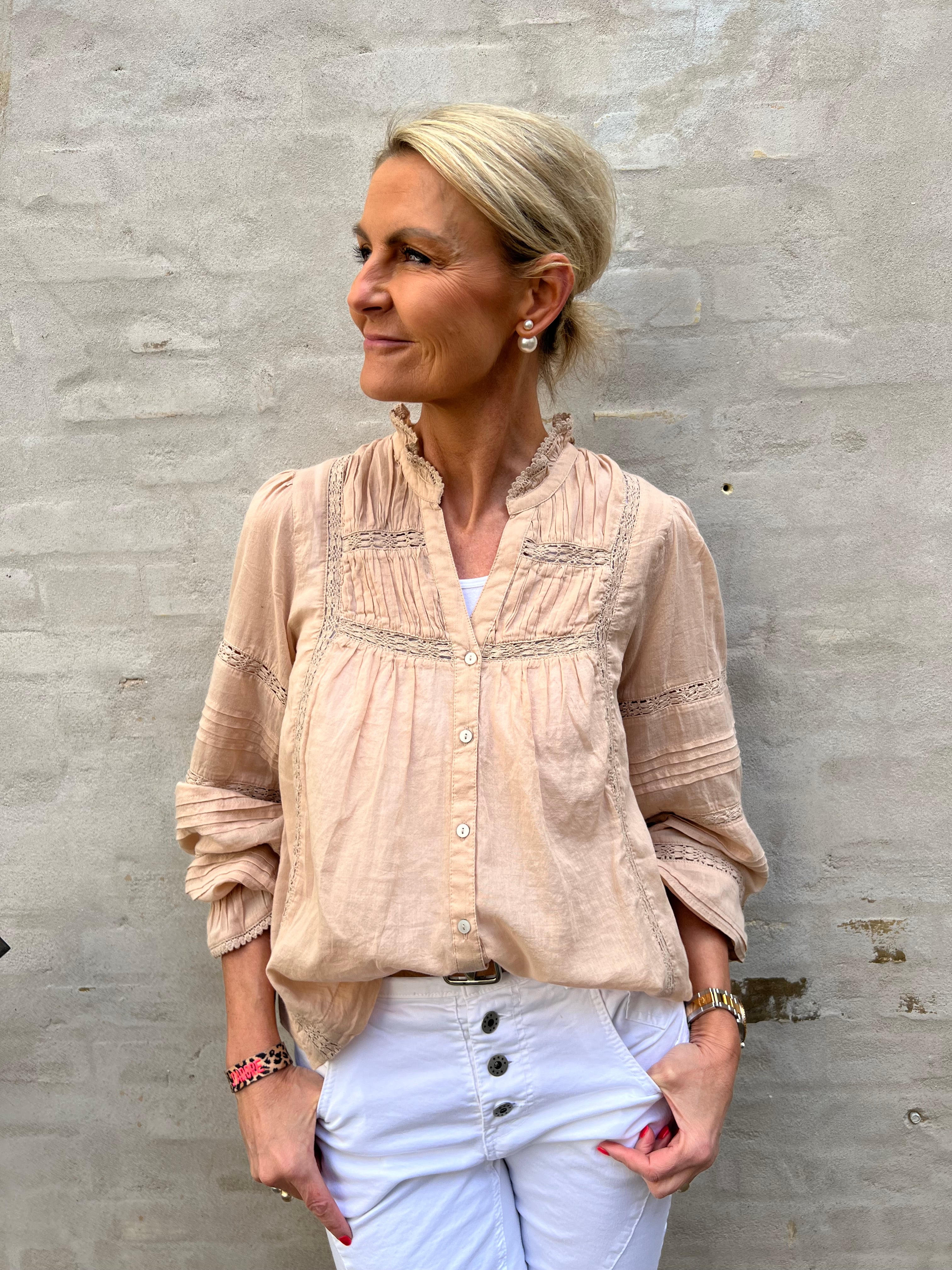 Lyla voile blouse toffee