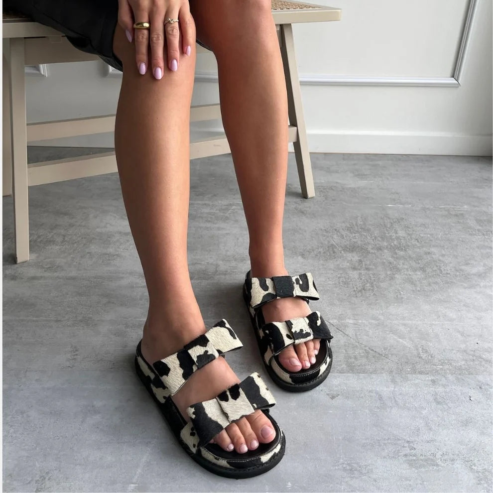 Be my guest cow pattern black/offwhite