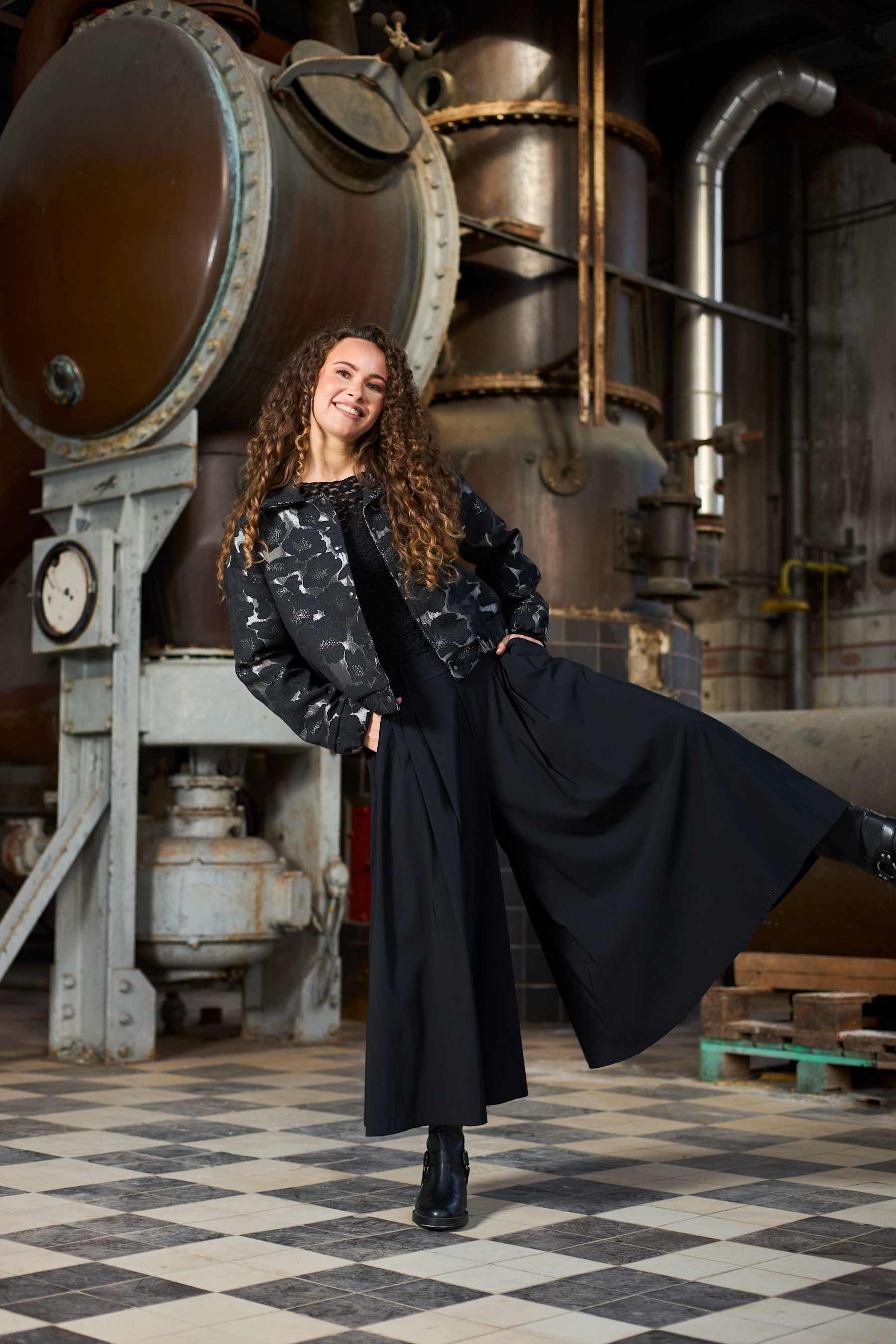 DAVINA split skirt - Black