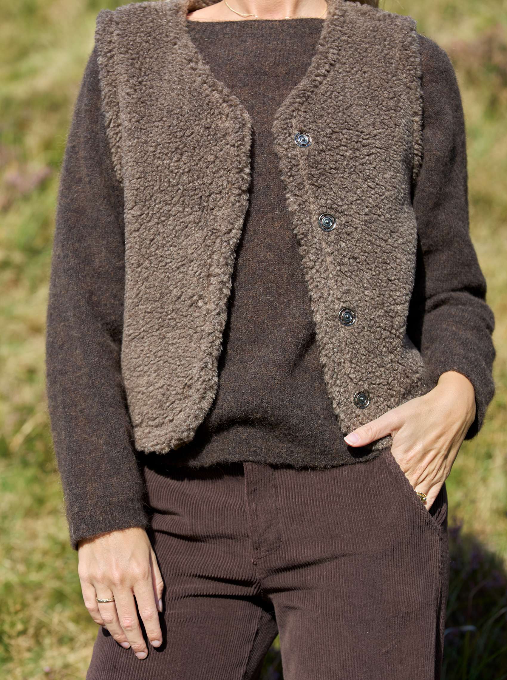 PREORDER-TEDDY vest - Taupe