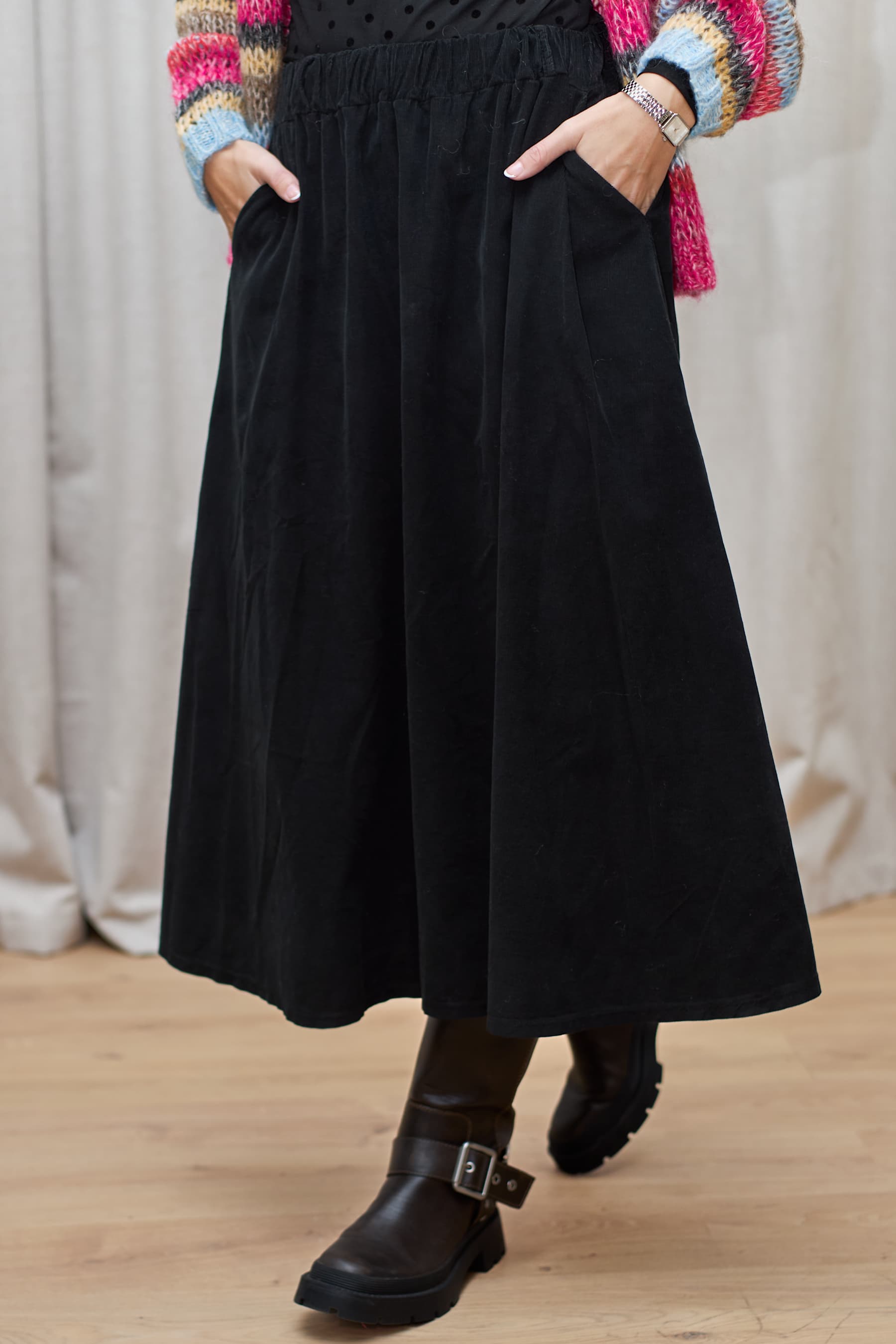 VIRGINIA corduroy skirt - Black
