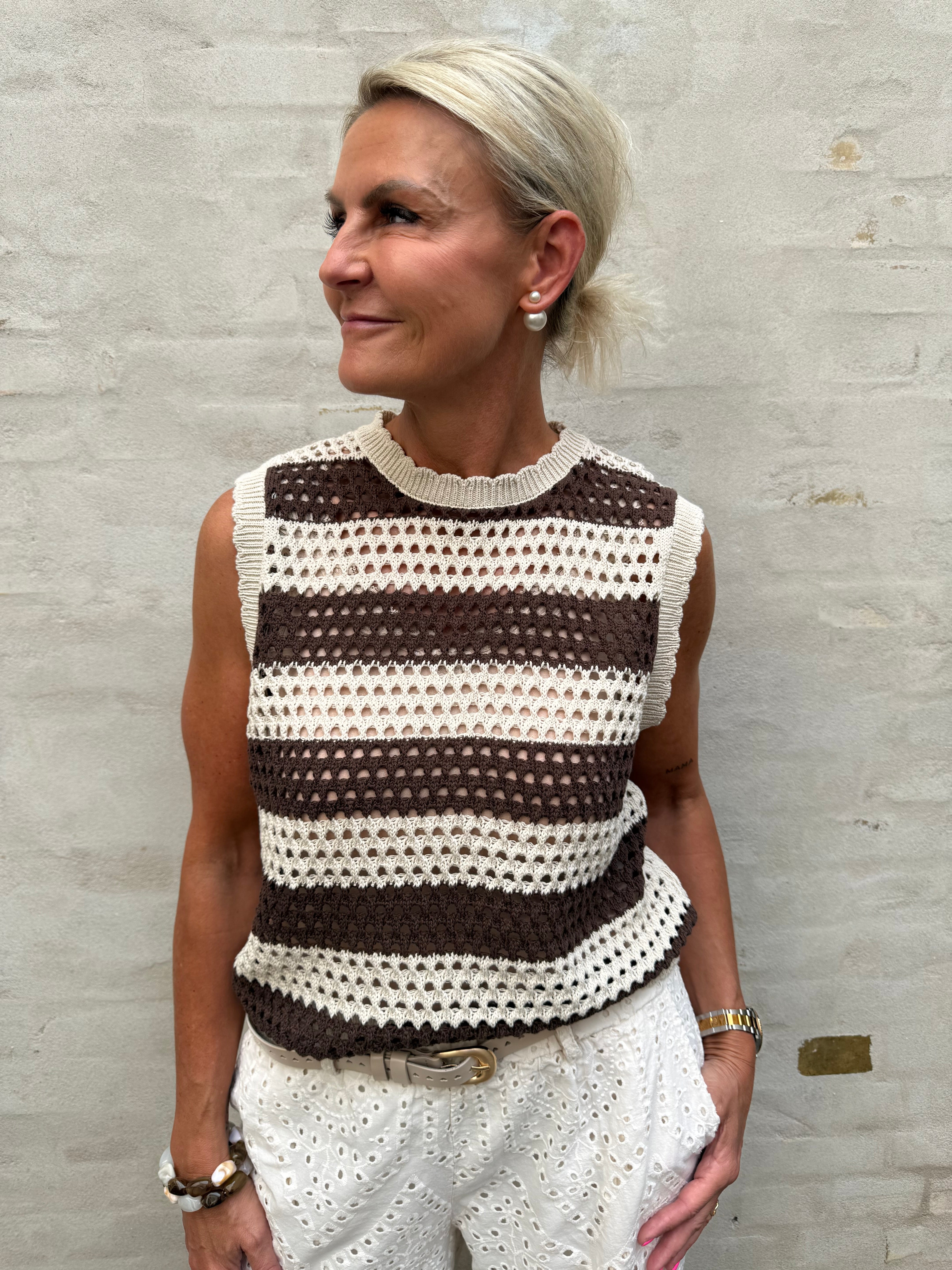 Manga Vest - Off white-Dark Brown