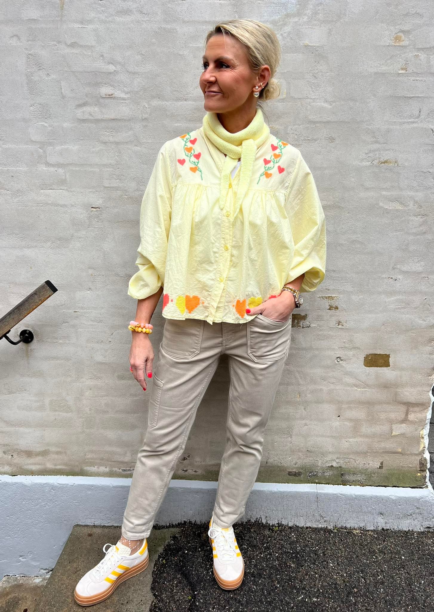 Lux Shirt w. Embrodery - Yellow