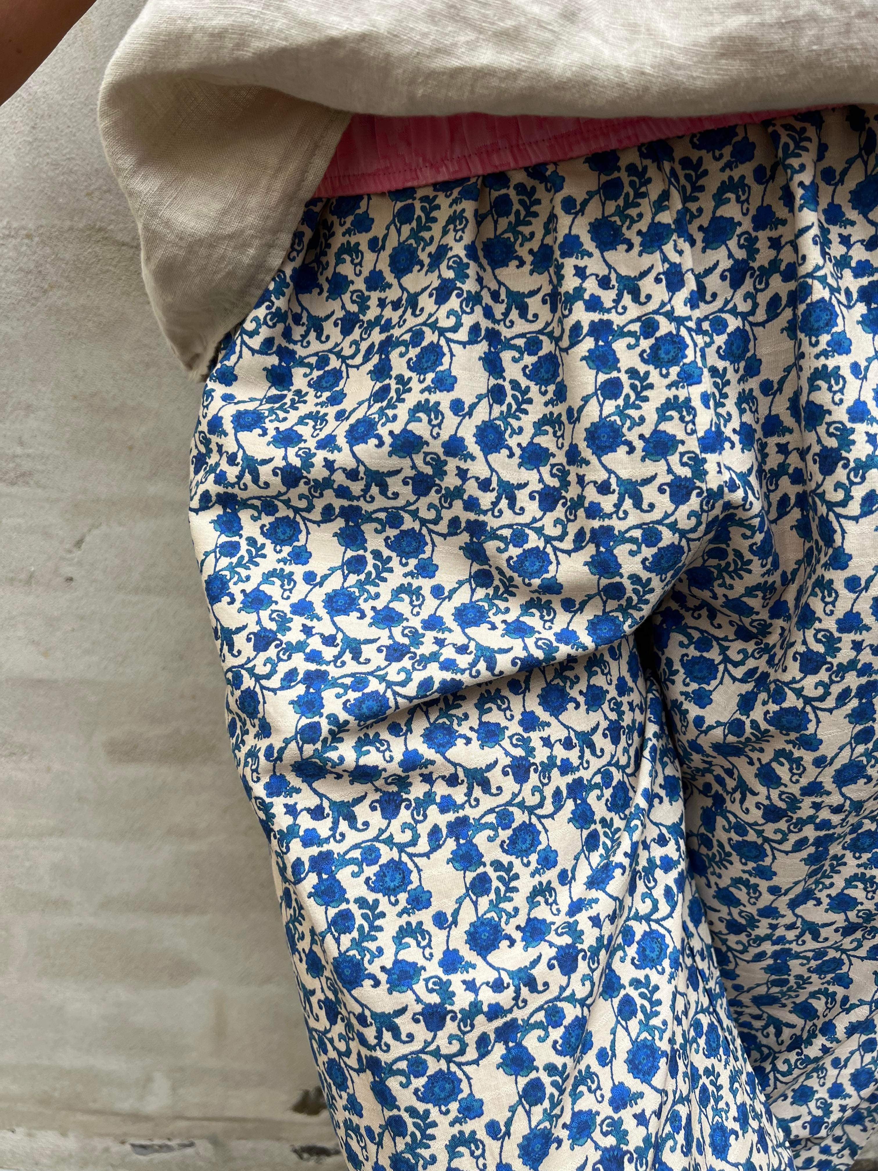 AbeloneGO pants blue flower