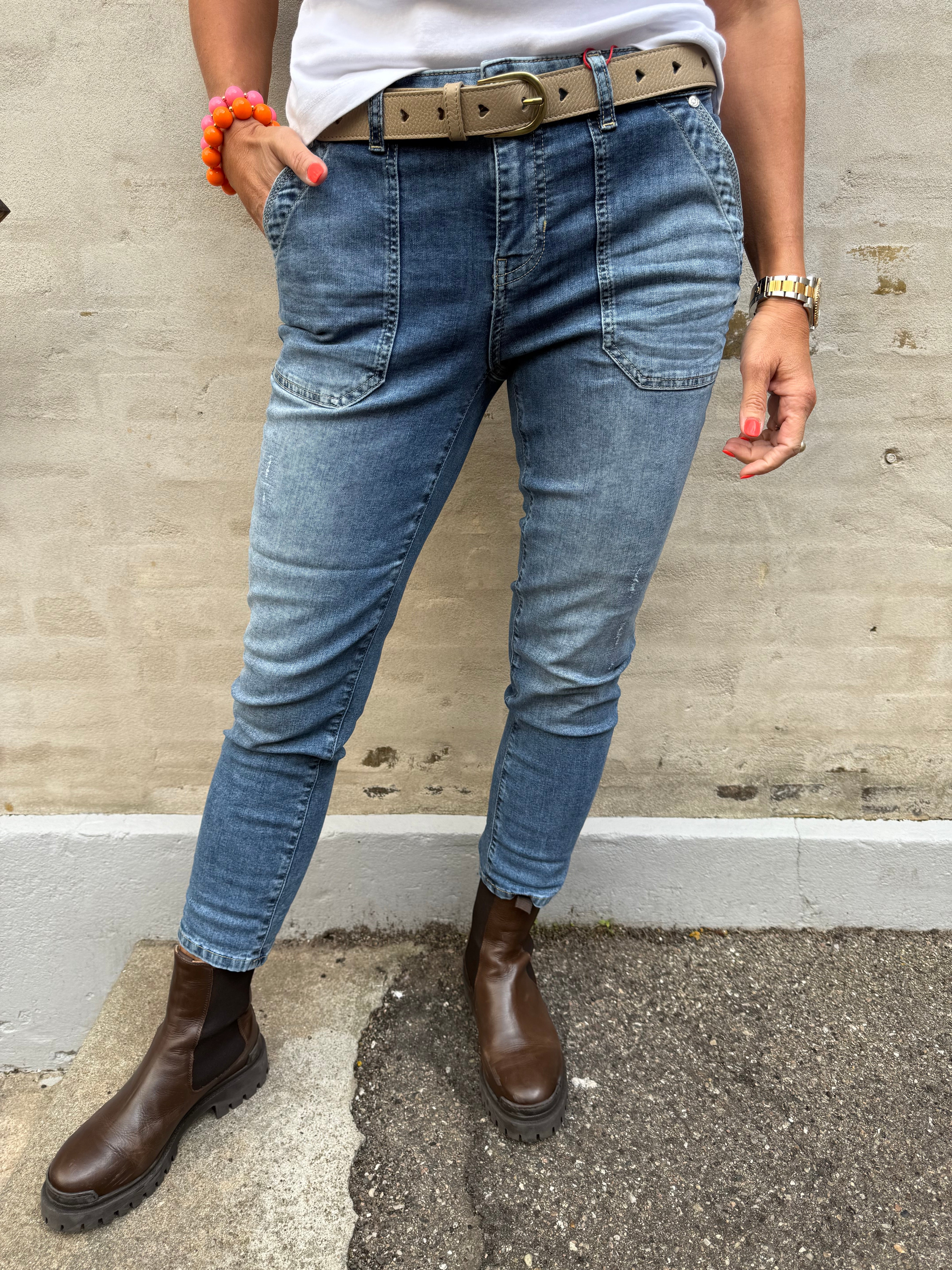 Jane Casual Fit Jeans - Medium Blue Destroy Washed