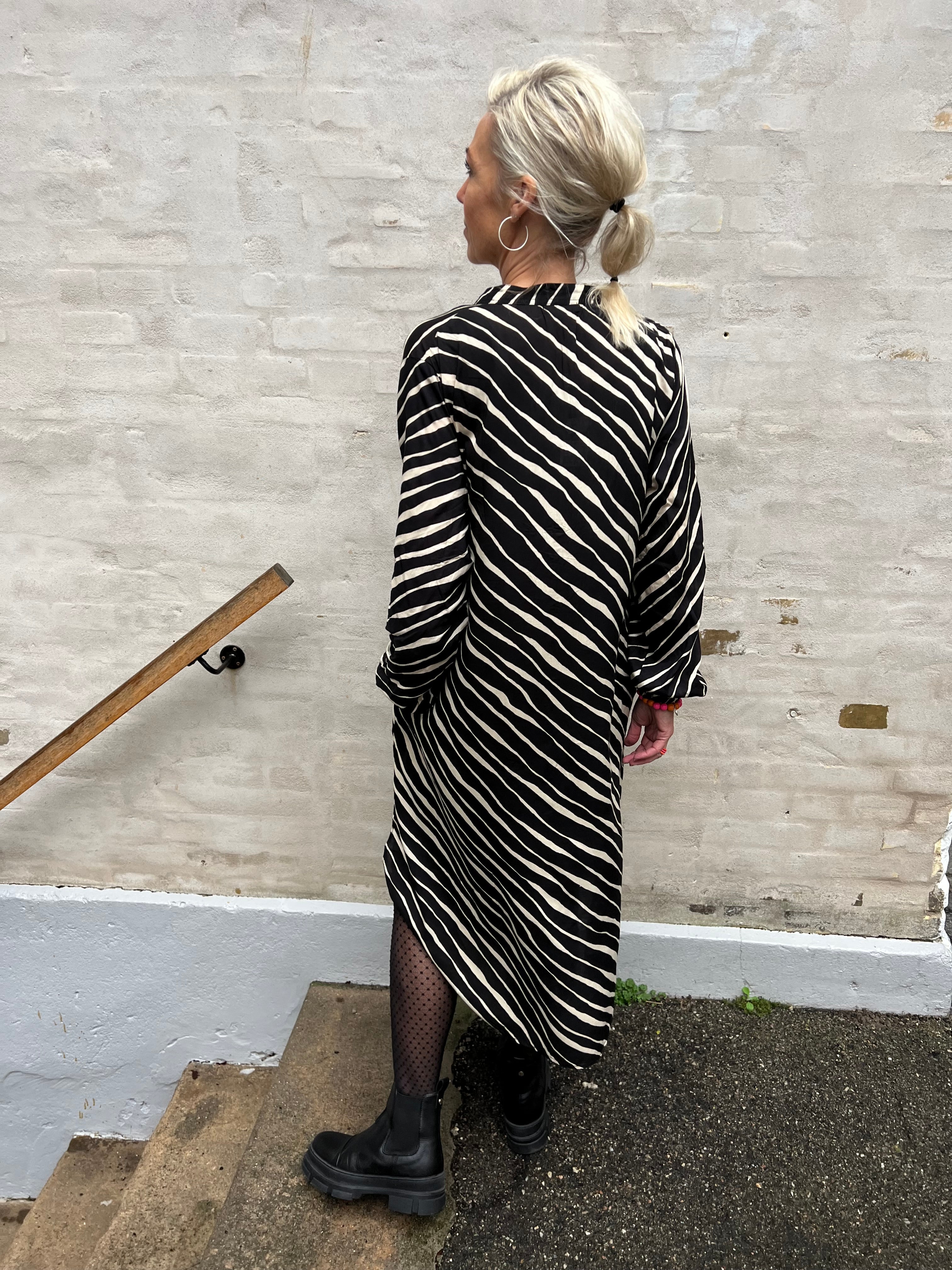 Stella pleat tunic dress black zebra