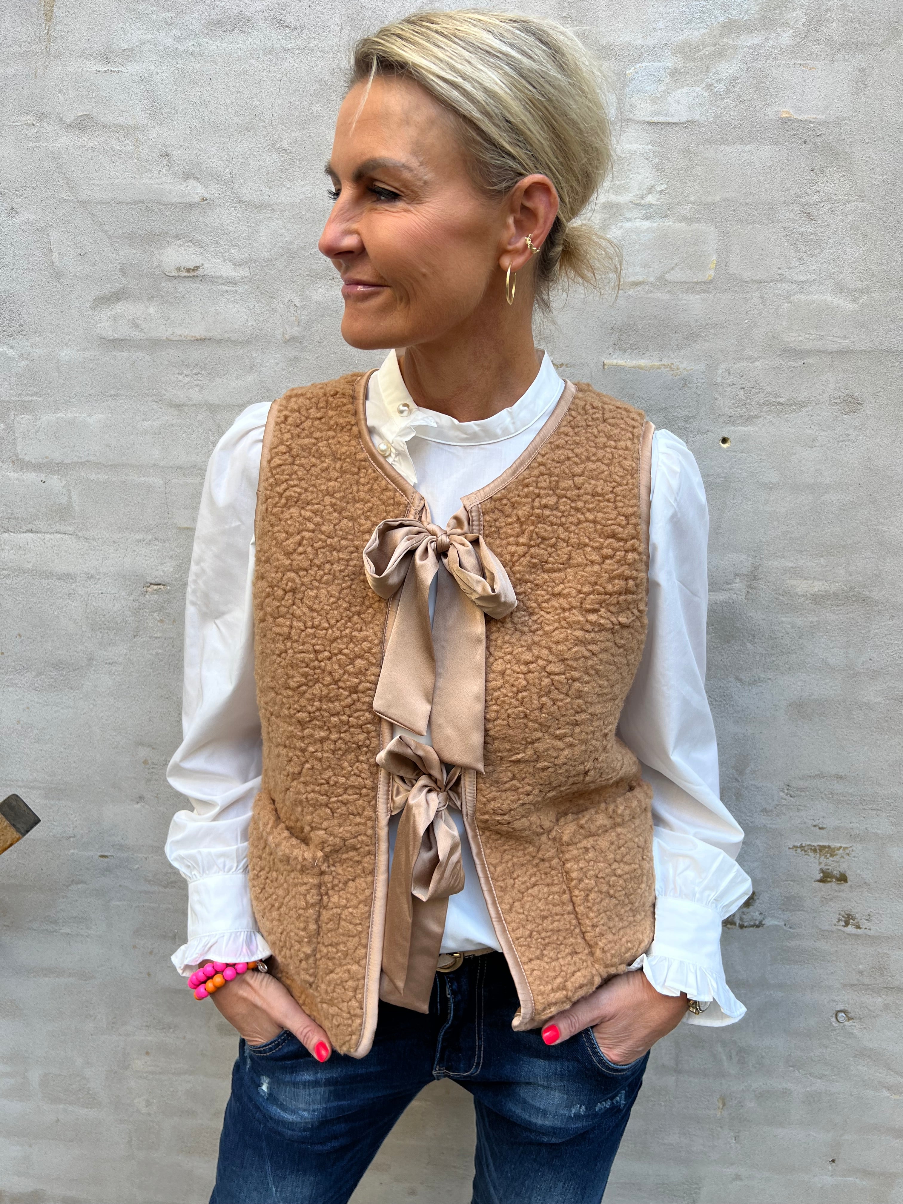 Gudrun vest light camel