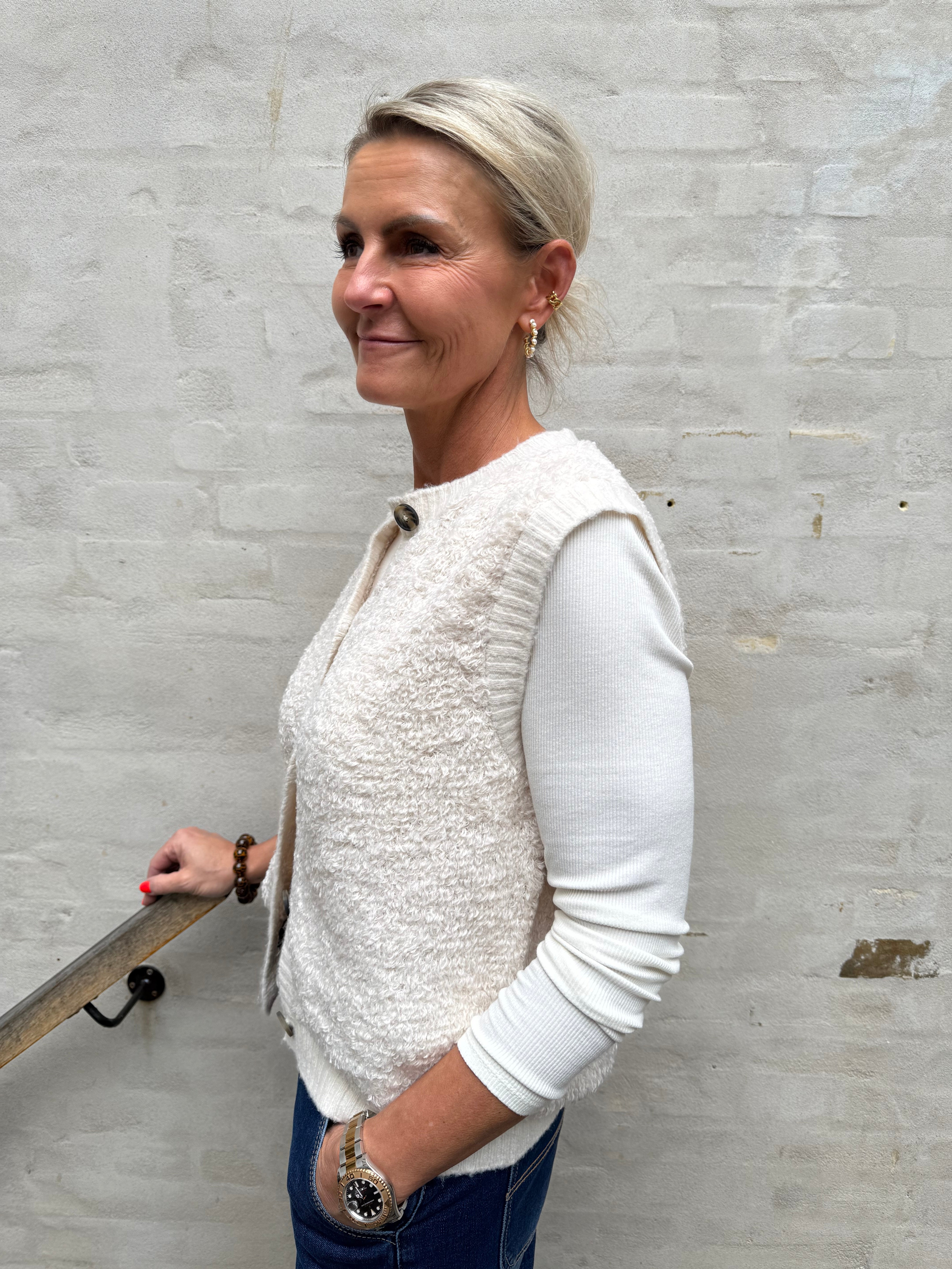 EIRA LIFE S/L ON BUTTON VEST - Birch