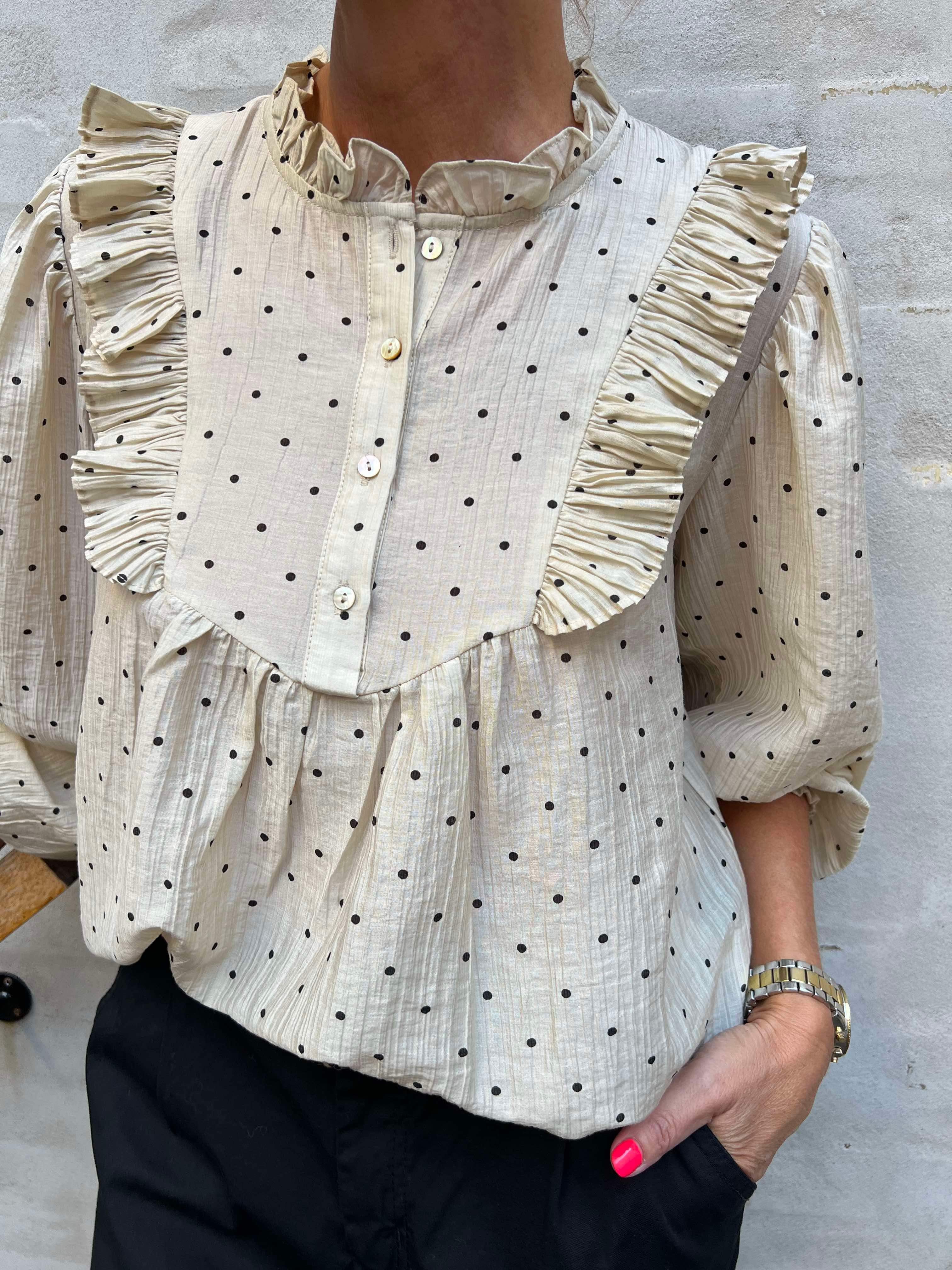 Silke dot shirt sand