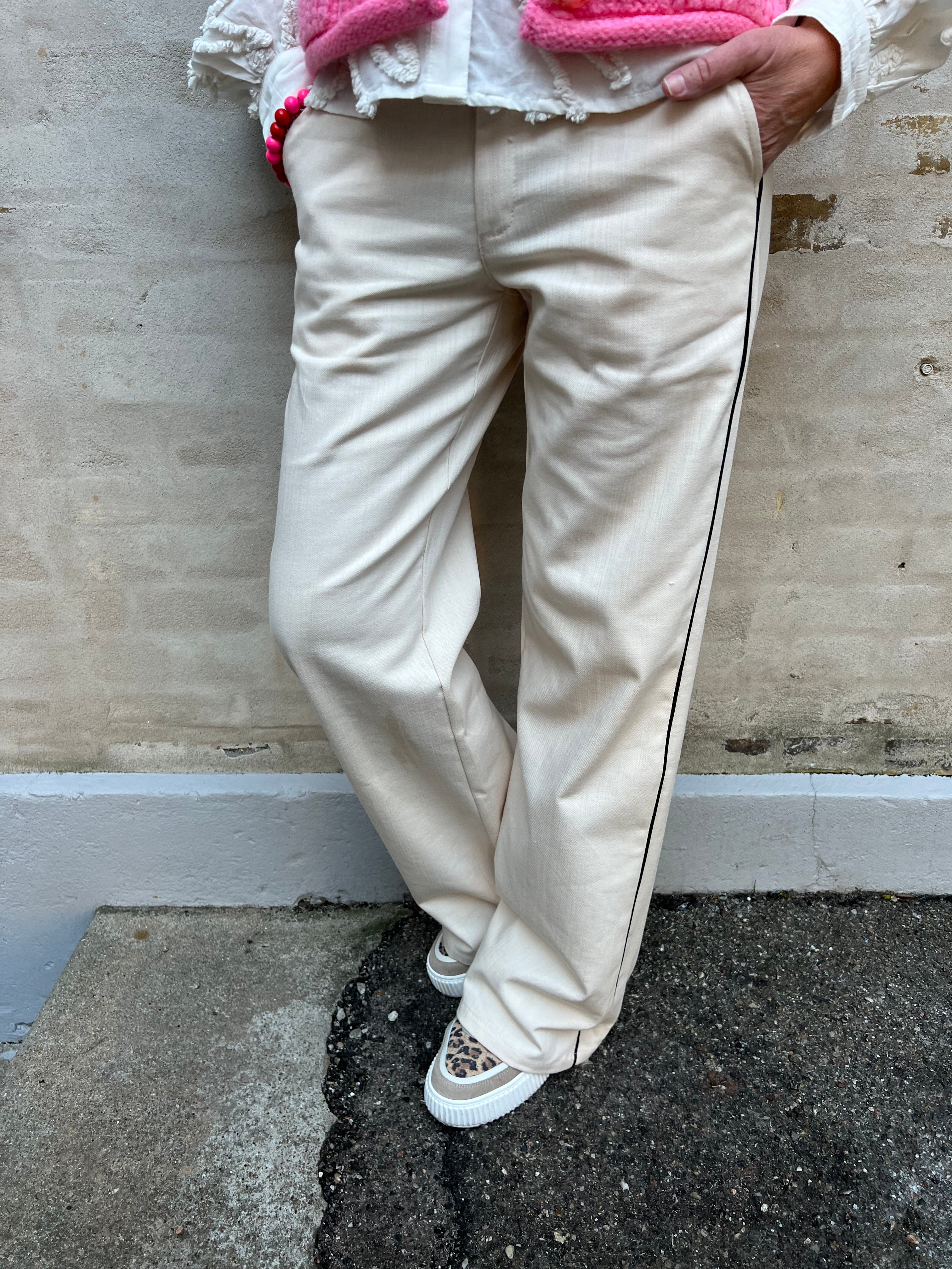 Box line pant off white