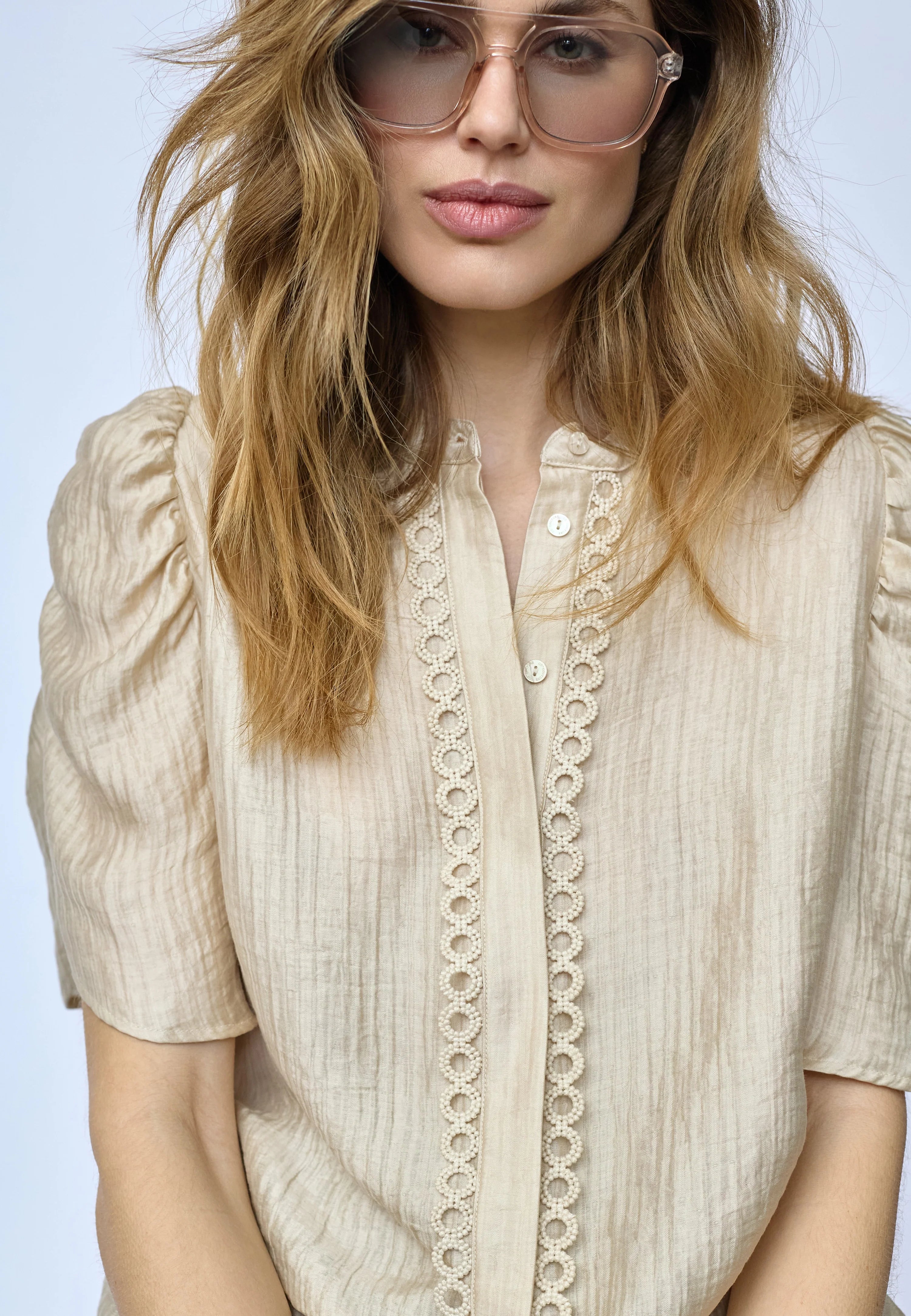 TassyCC Lace SS Puff Shirt - Bisquit
