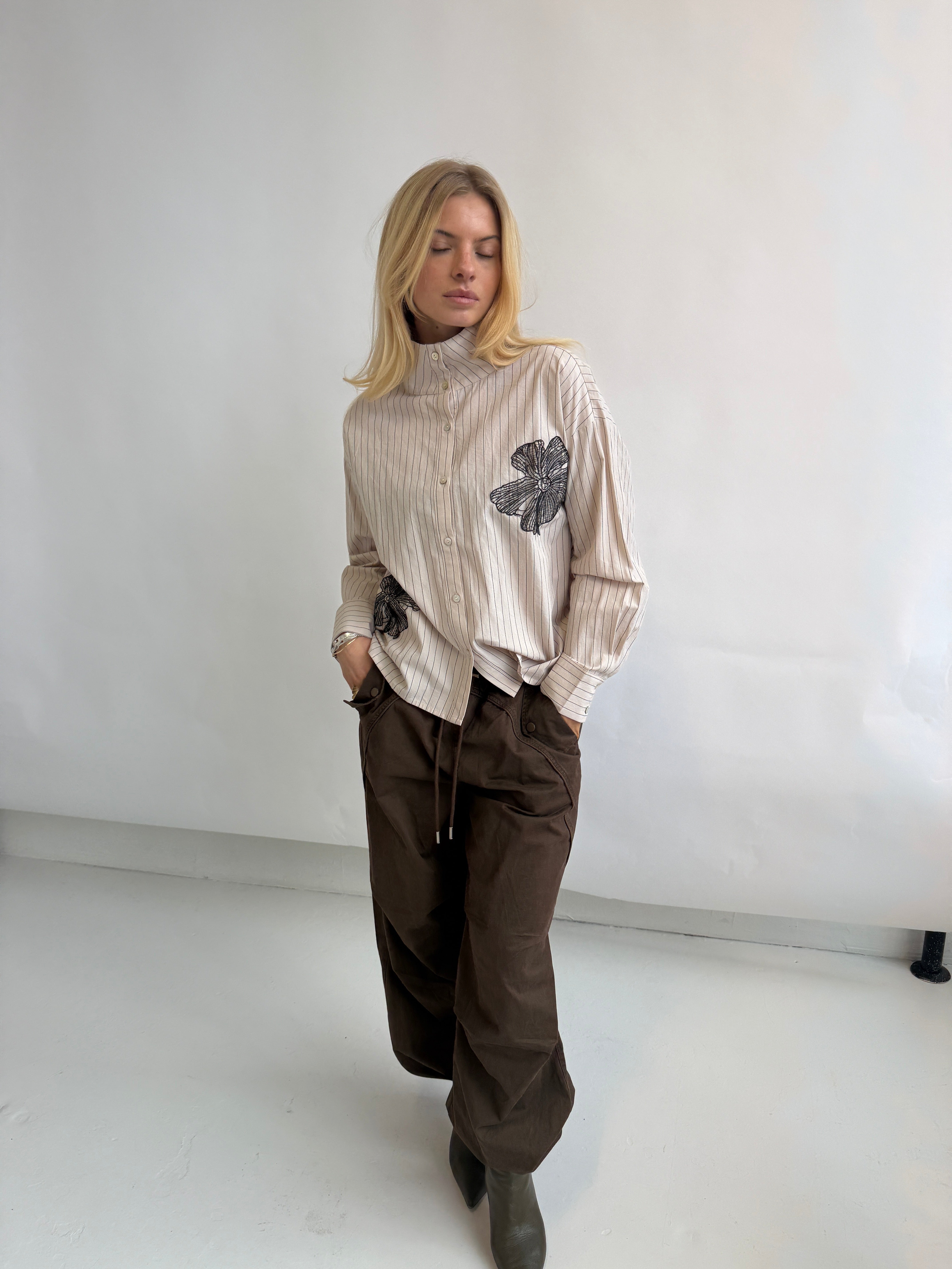 Jessie Embroidery Shirt - Sand Stripe