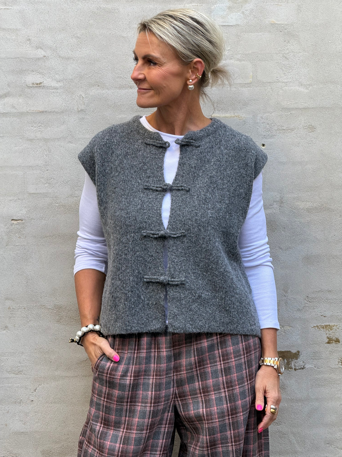 Celestia Knit Vest - Dark Grey