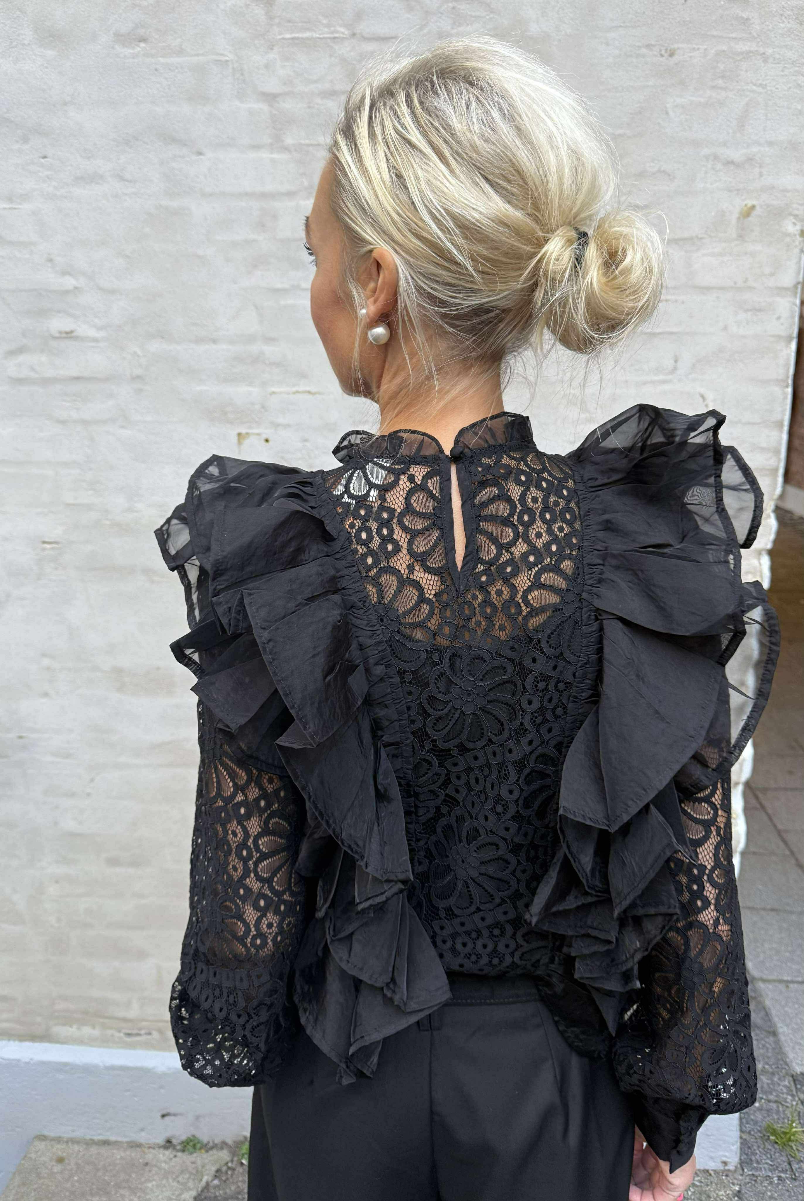 MiriGO Blouse - Black