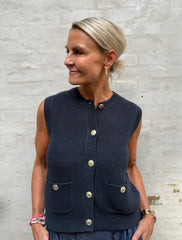 STELLA O-NECK VEST - Total Eclipse