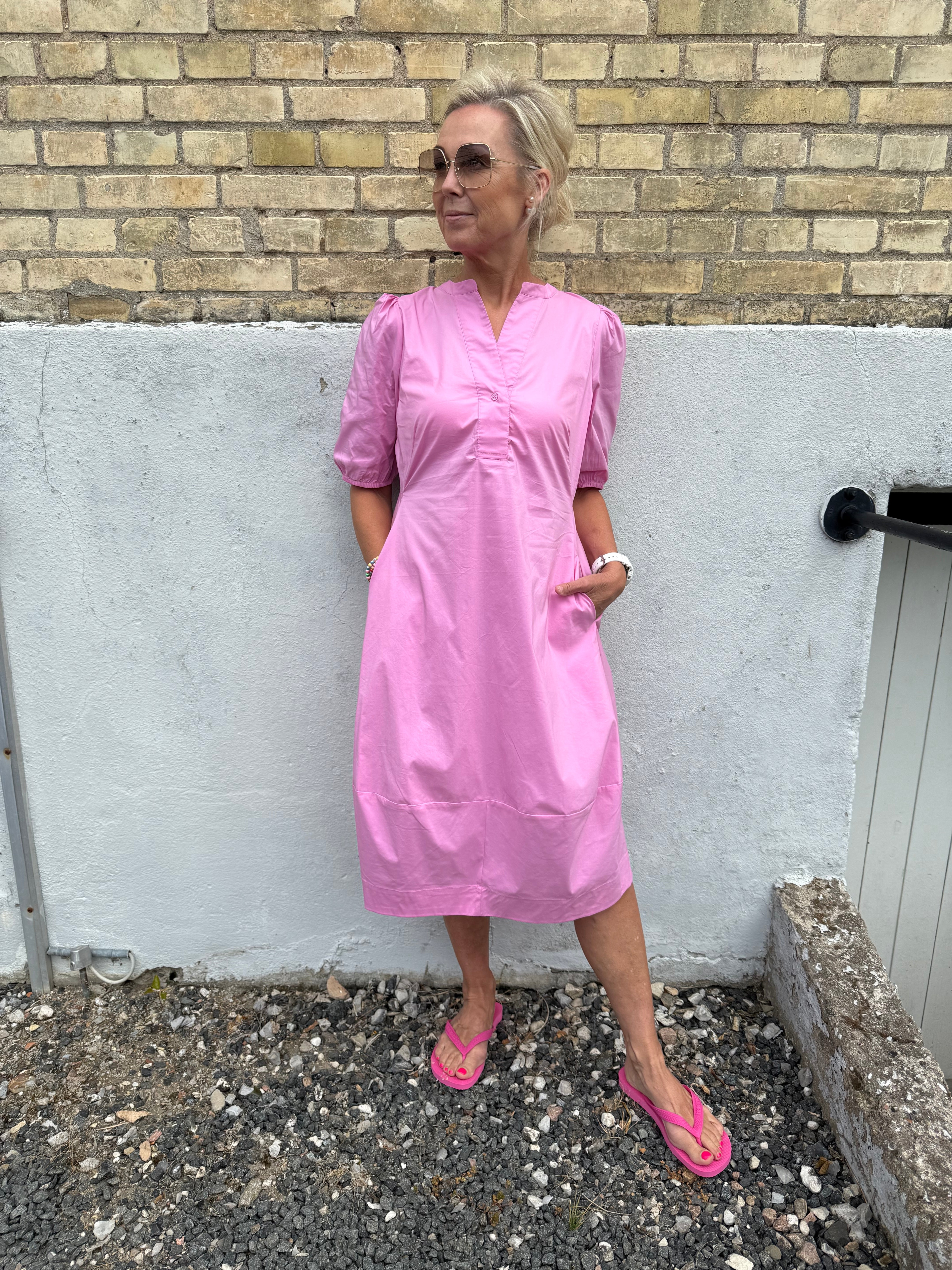 Antoinett SS Placket Dress - Fuchsia Pink