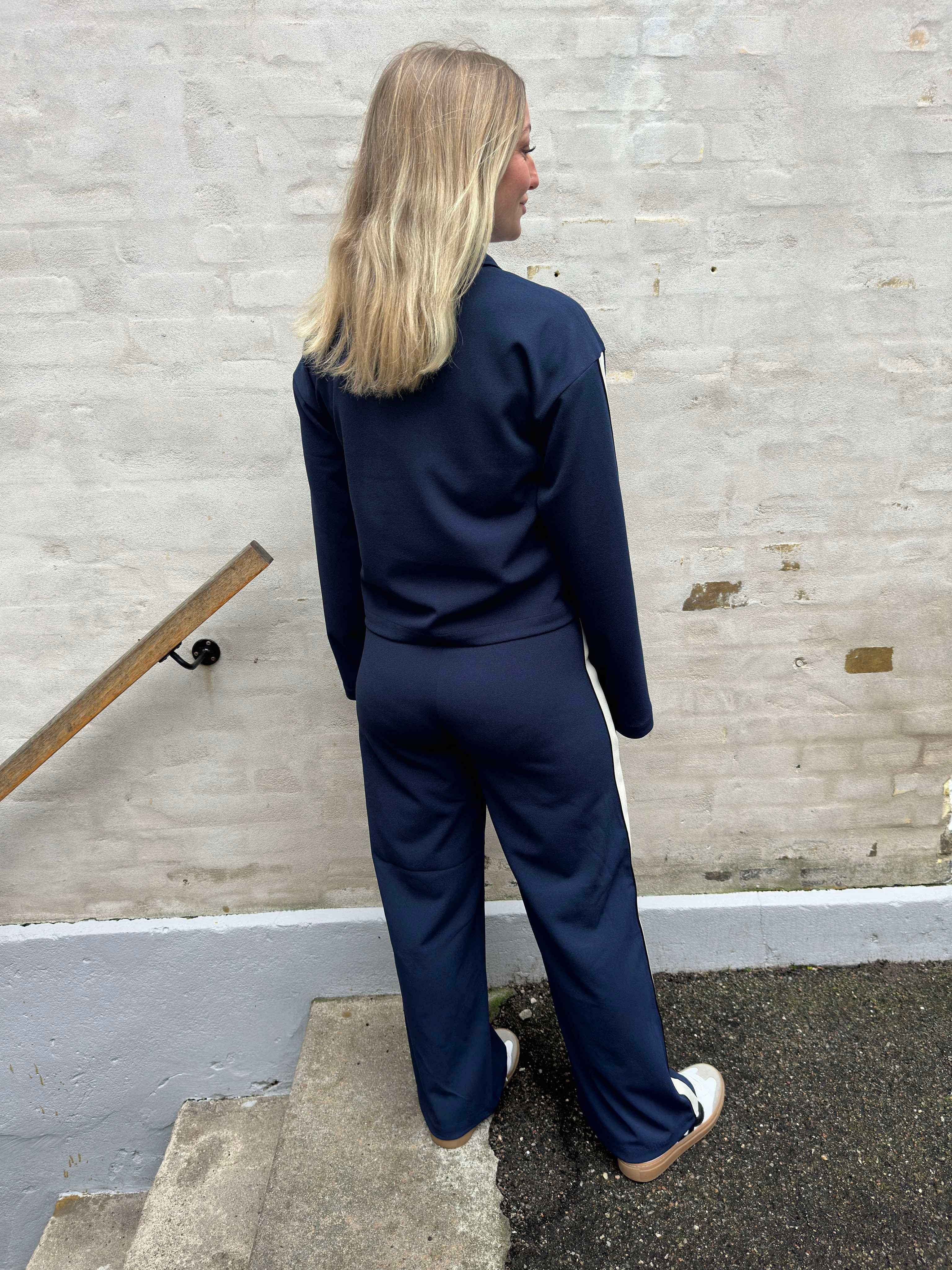 Berlin wide panel pant navy blazer