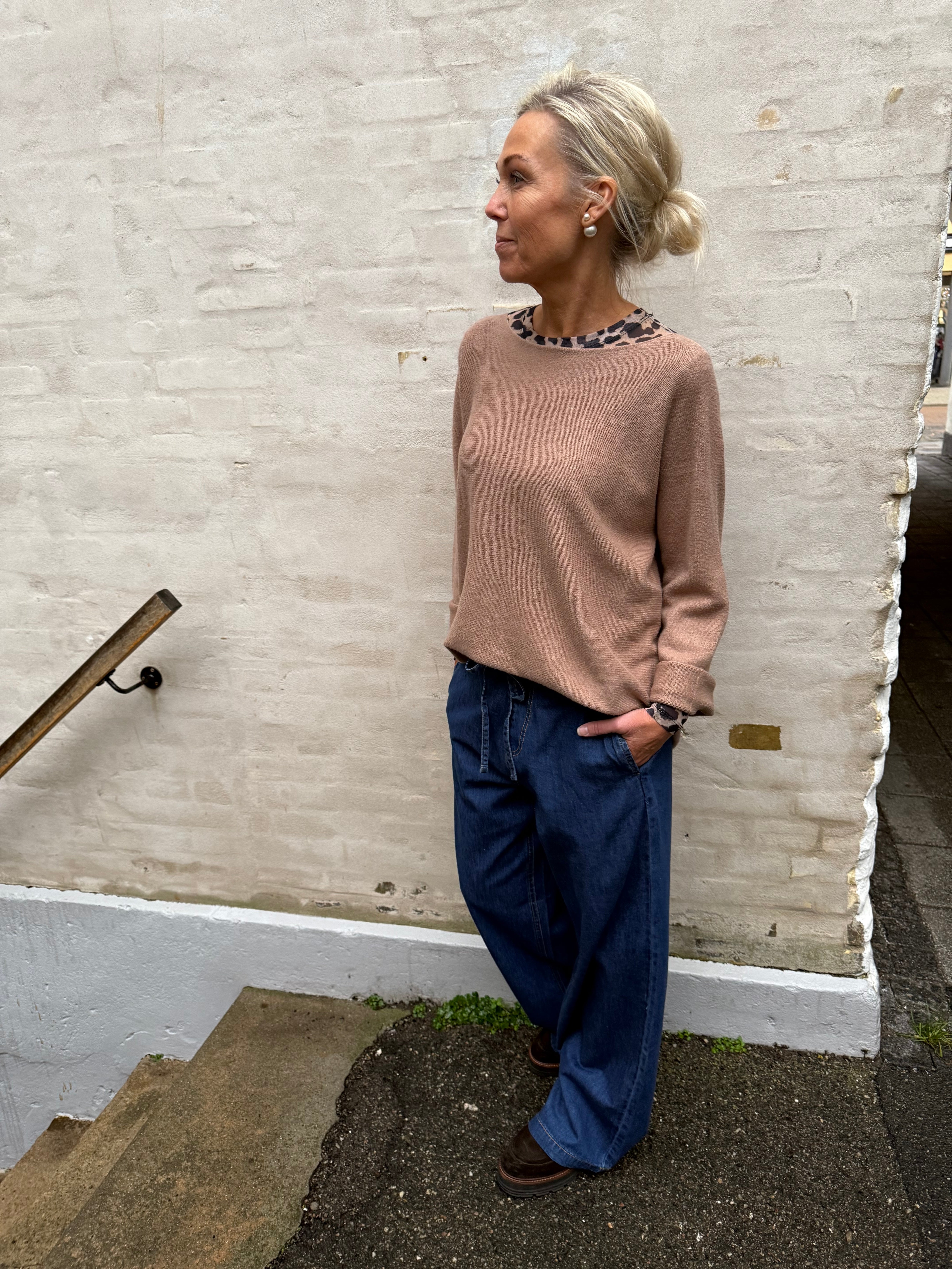 Avril Bukser - Dark Blue Wash