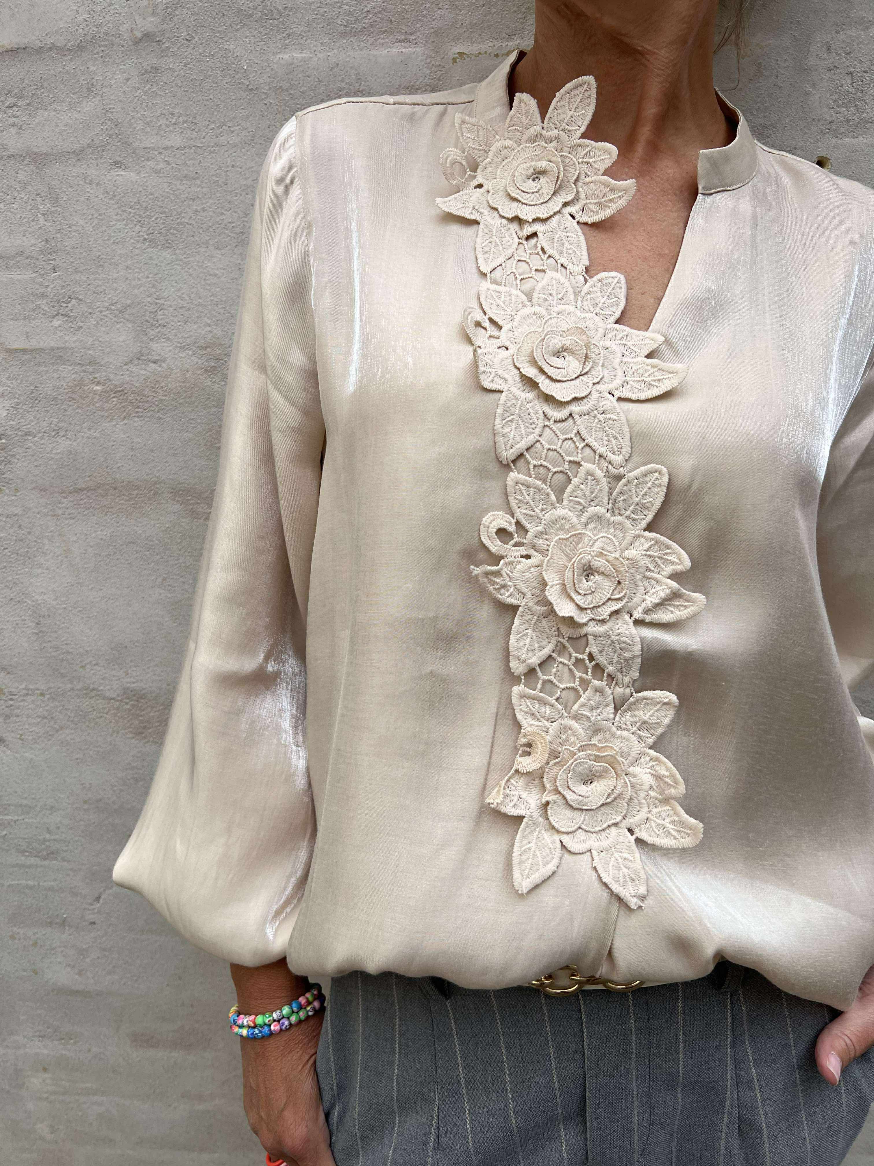 Fiola Blouse - Champagne