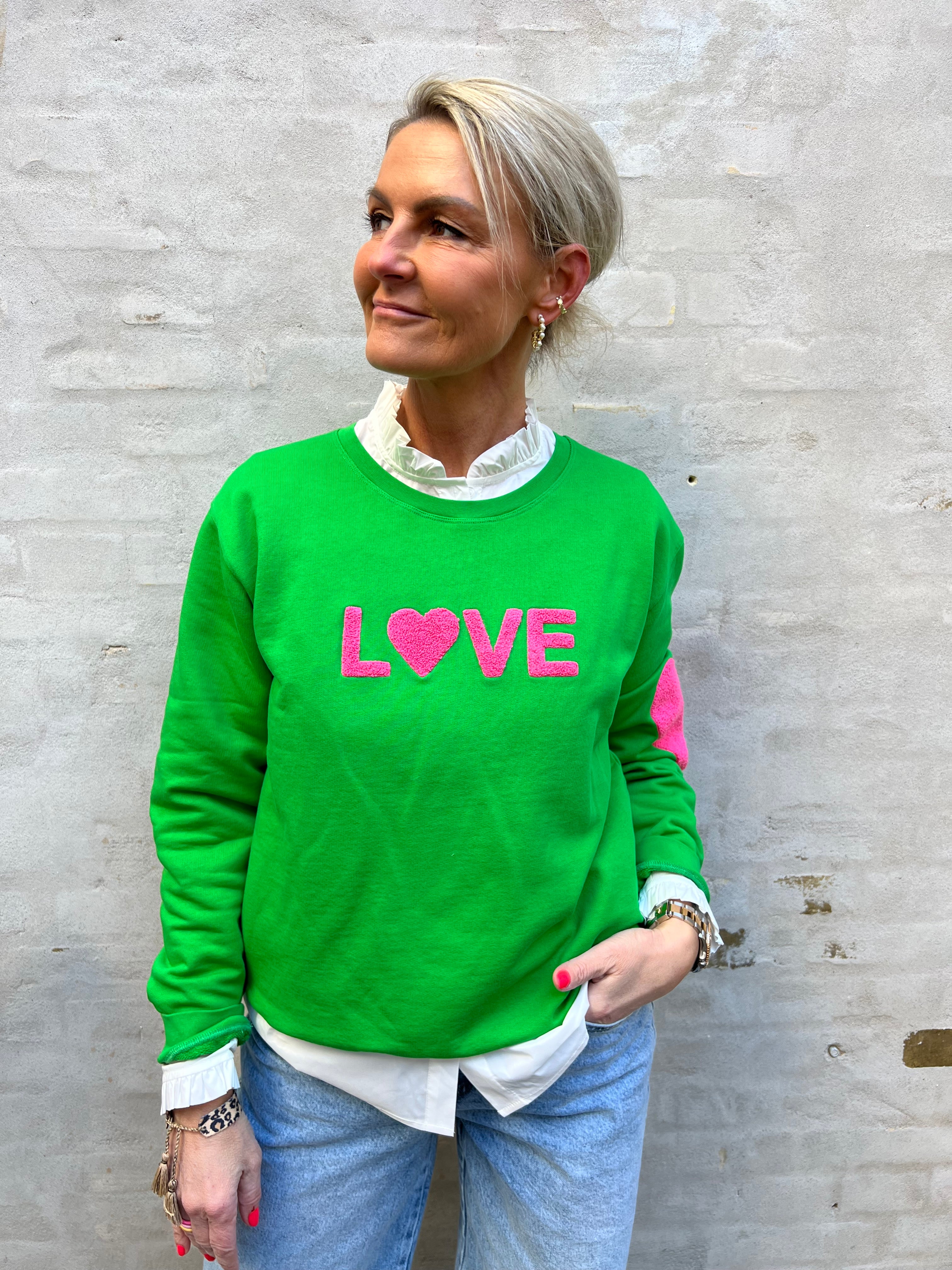 LOVE S-shirt grass- pink