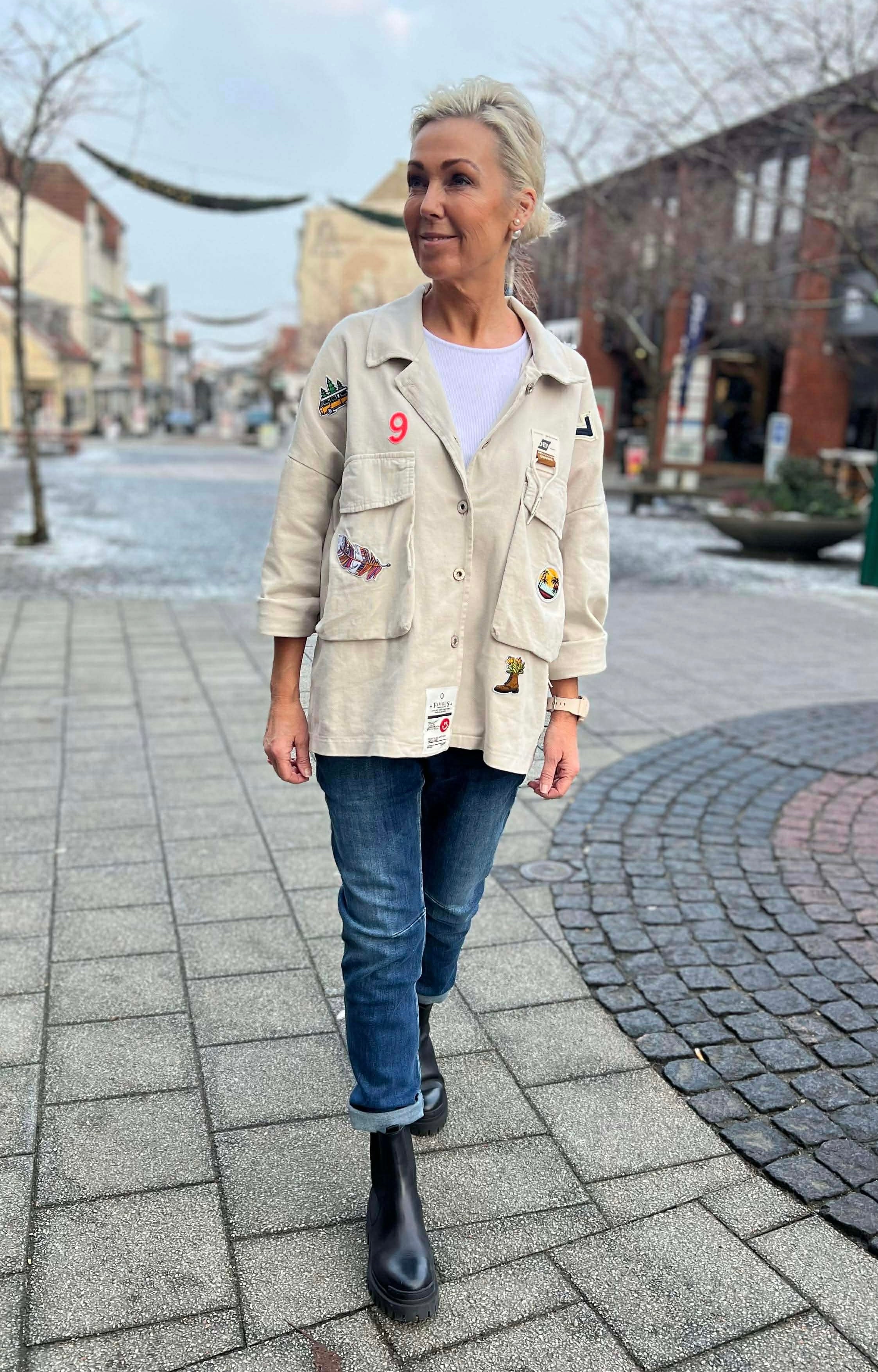 Famous Jacket - Beige