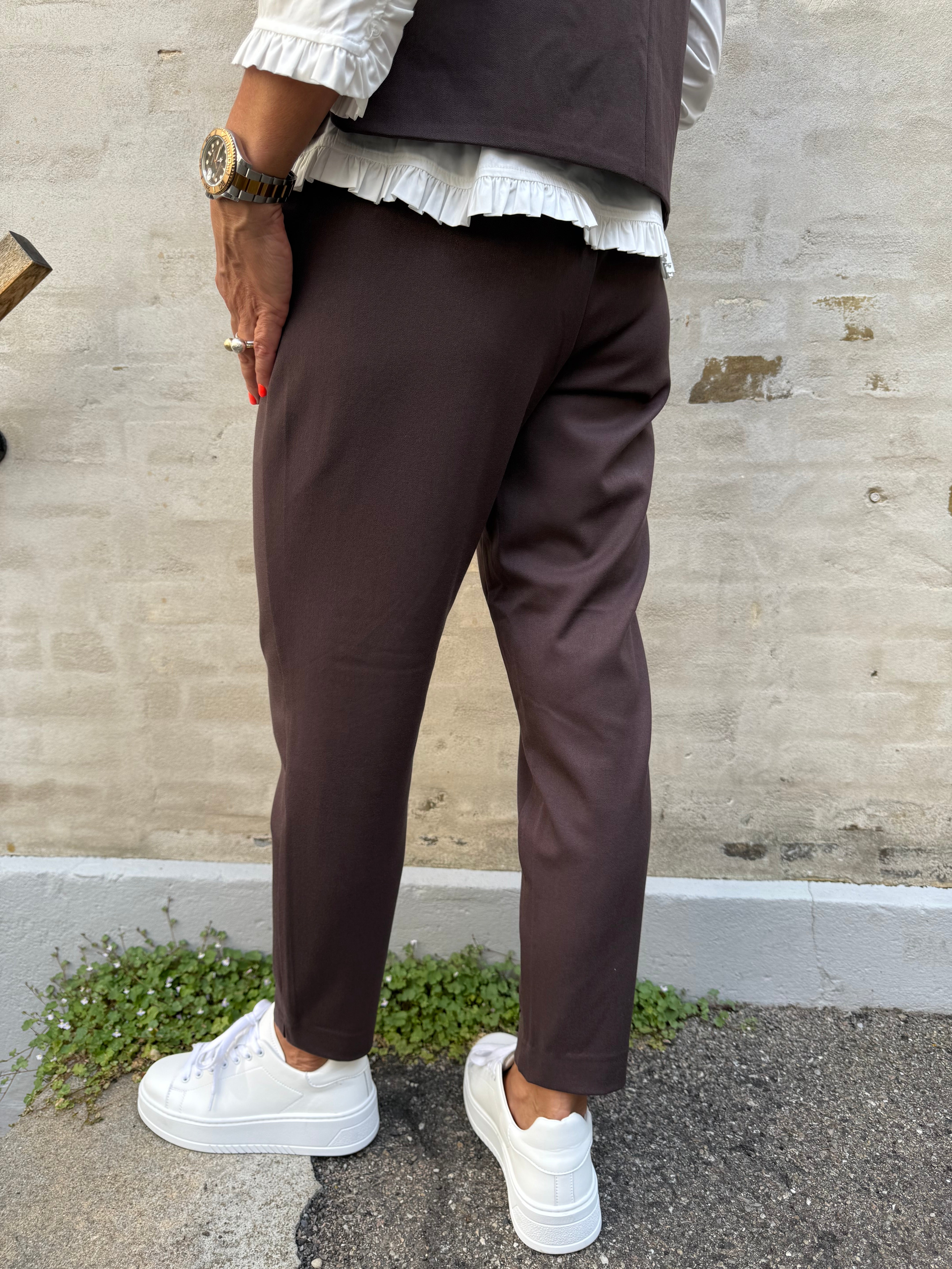 Lisa Slim Pant - Seal Brown