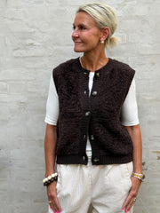 EIRA LIFE S/L ON BUTTON VEST - Chocolate Torte