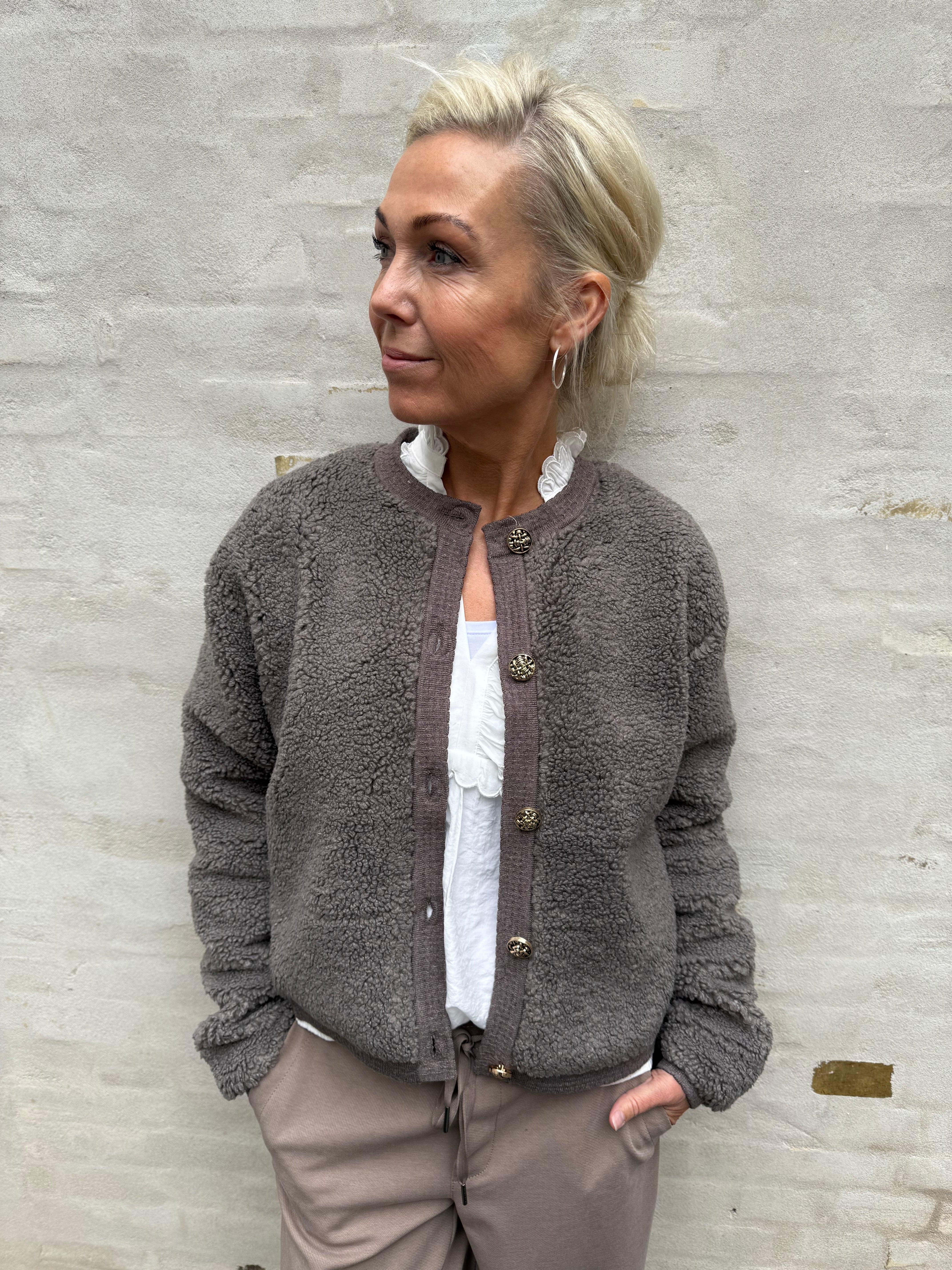Limo fluffy knit cardigan iron