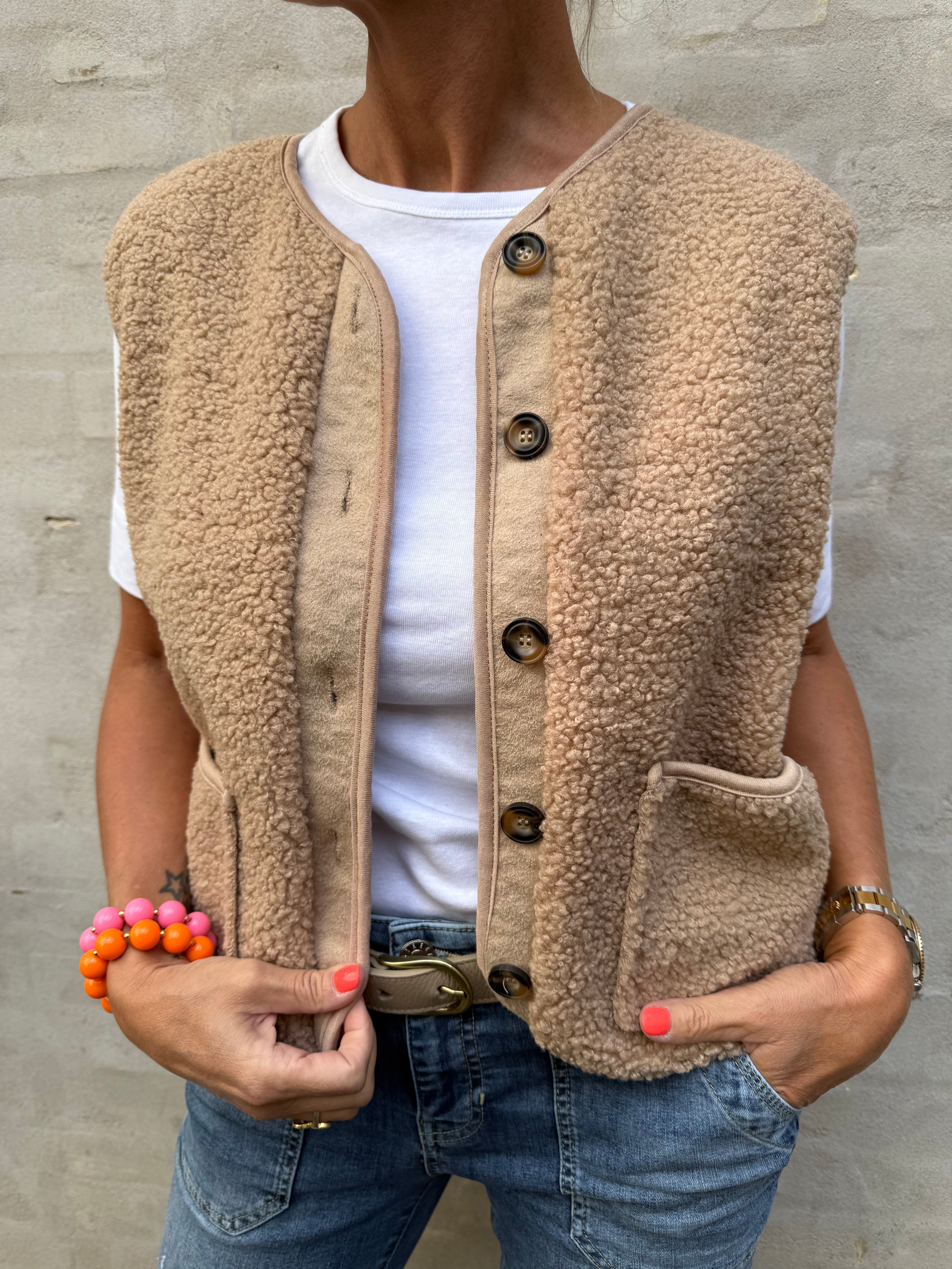 PREORDER-Emmie Vest - Camel