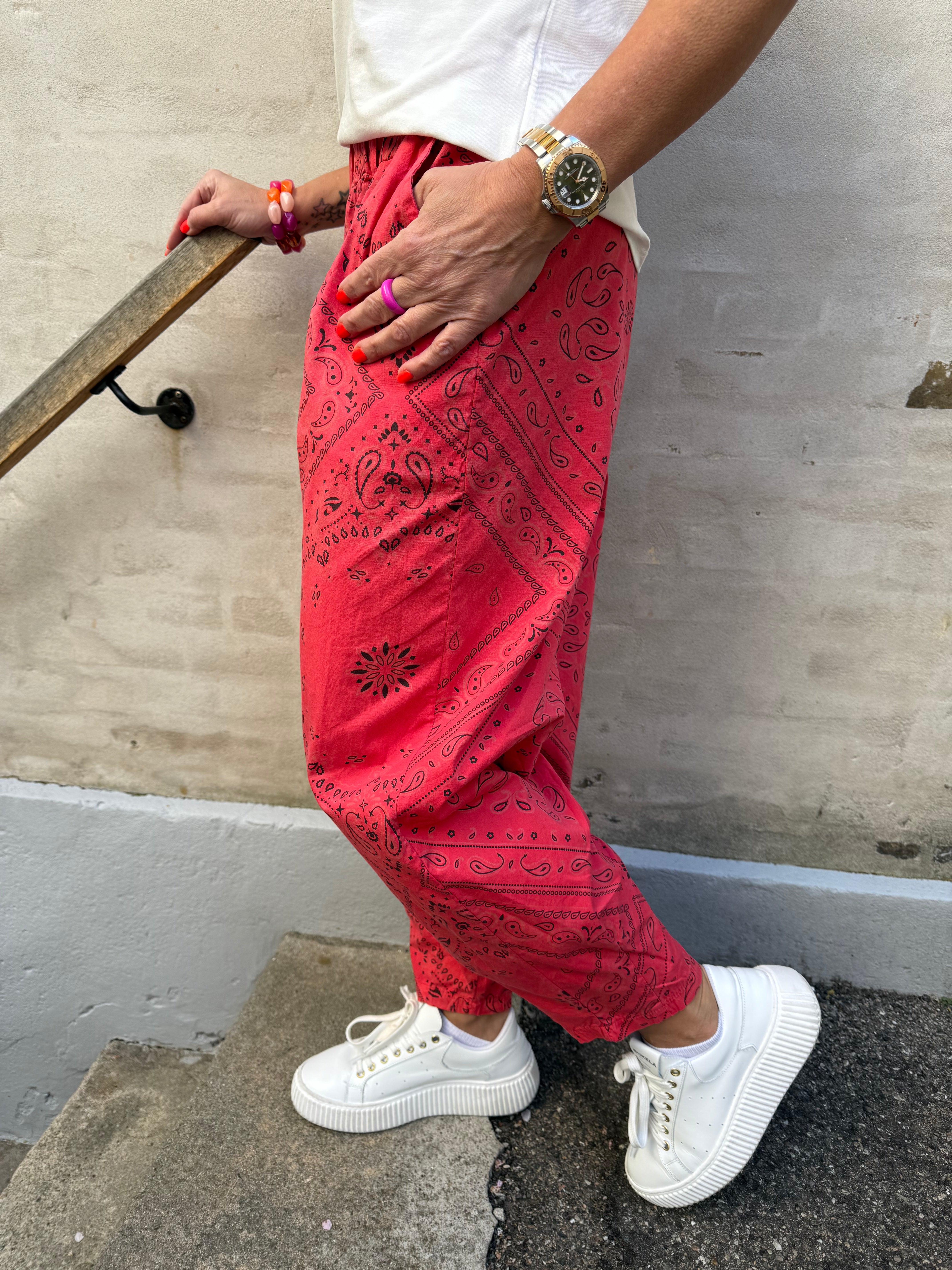 ABBIE Barrel Pant - Red Paisley