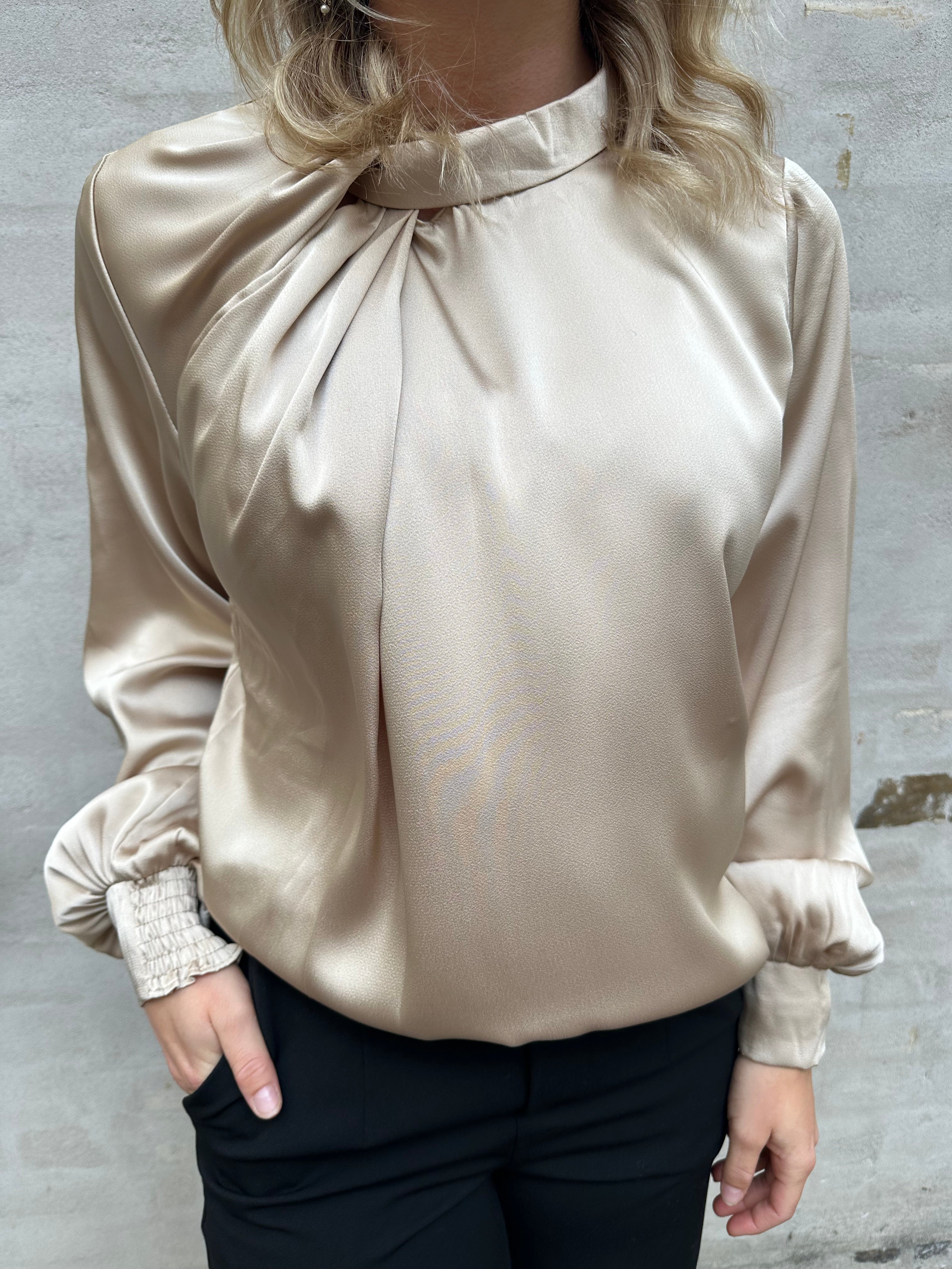 Fairy drapy satin blouse champagne