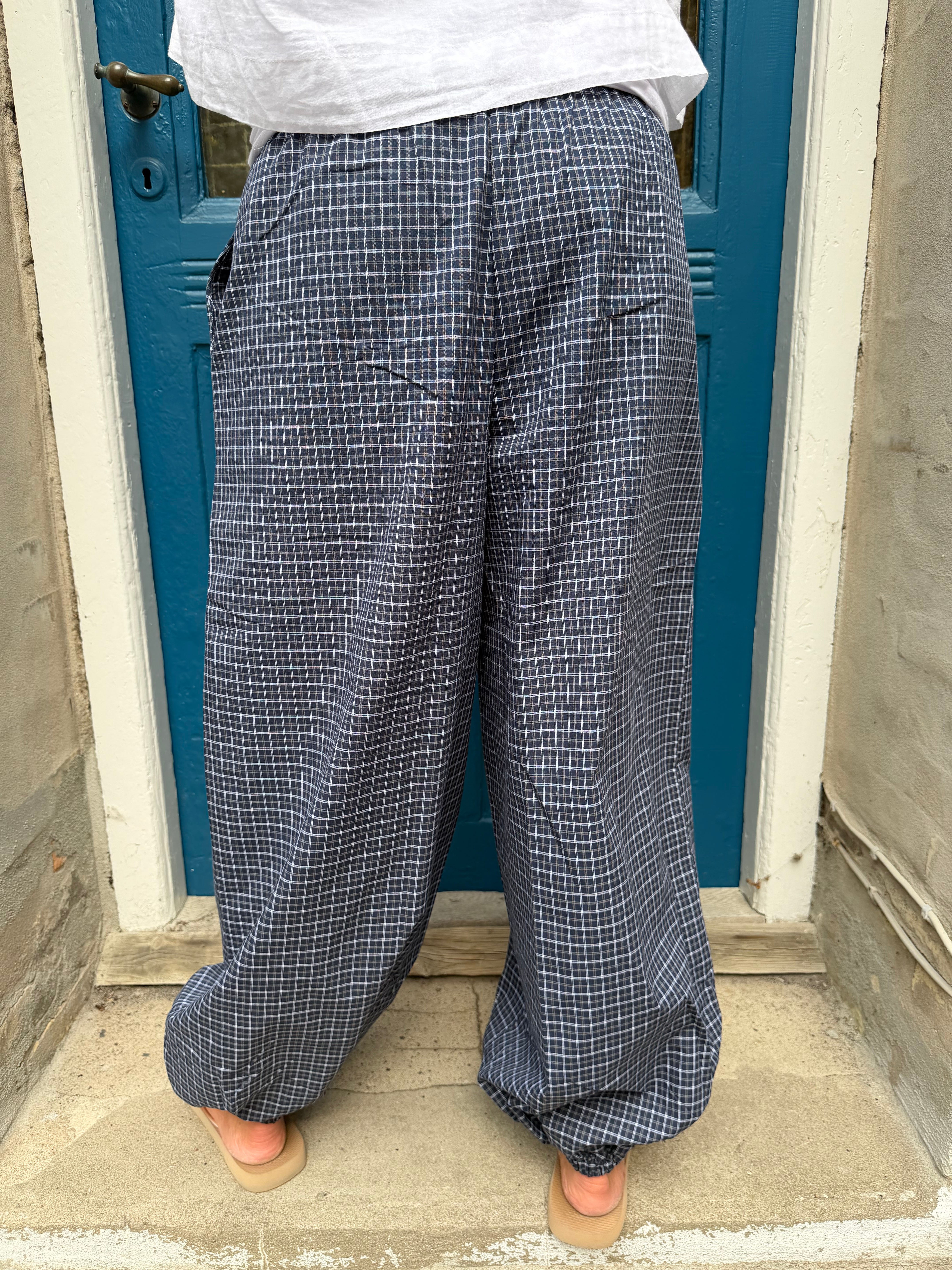 PEGGY MW CHECK LOOSE PANT - Navy Blazer/CLOUD DANCER