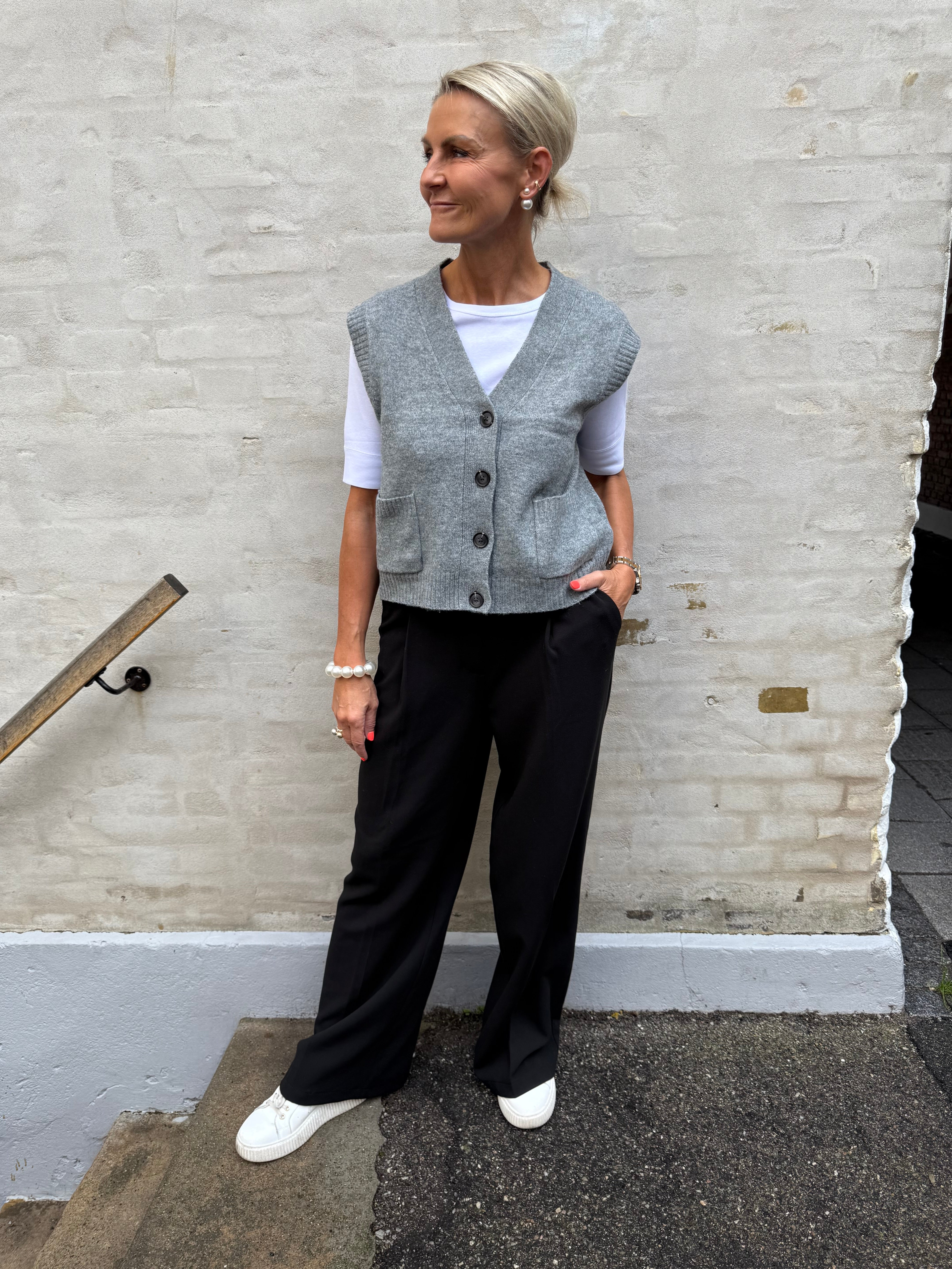 SUPER LIFE V-NECK VEST - Medium Grey Melange