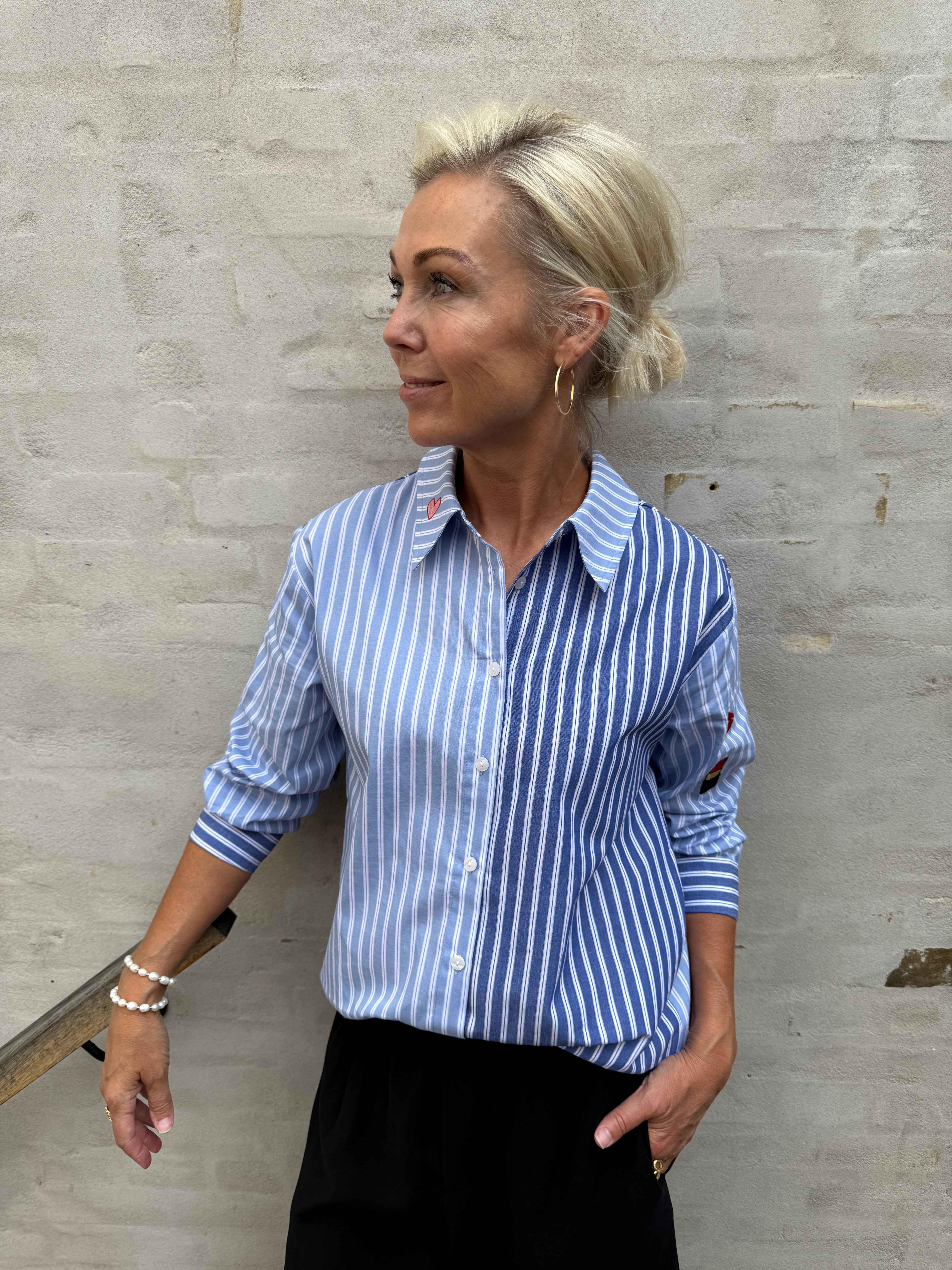 Abila Shirt - Blue/White Stripe