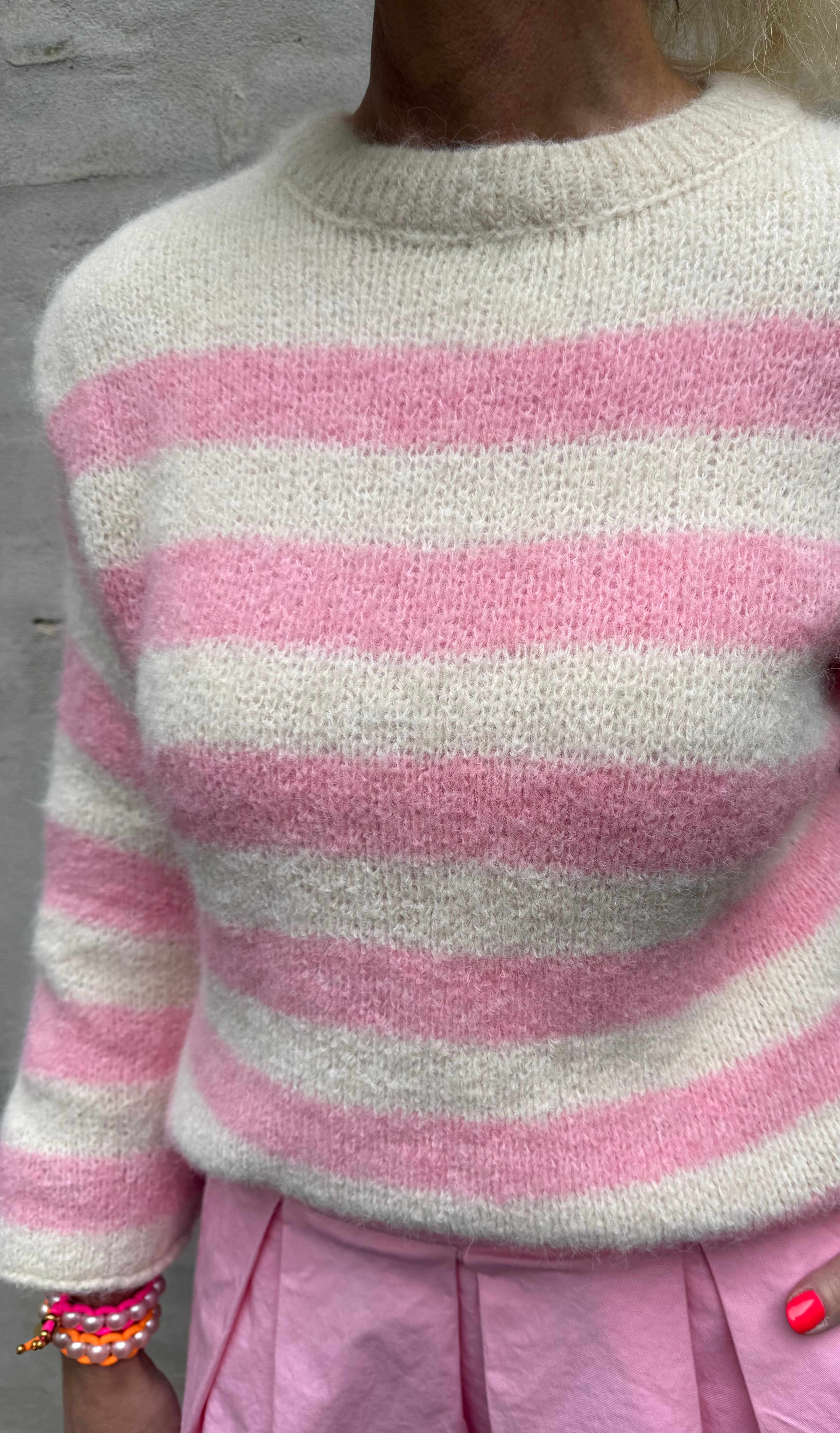 Striped Pullover - Off White Pink