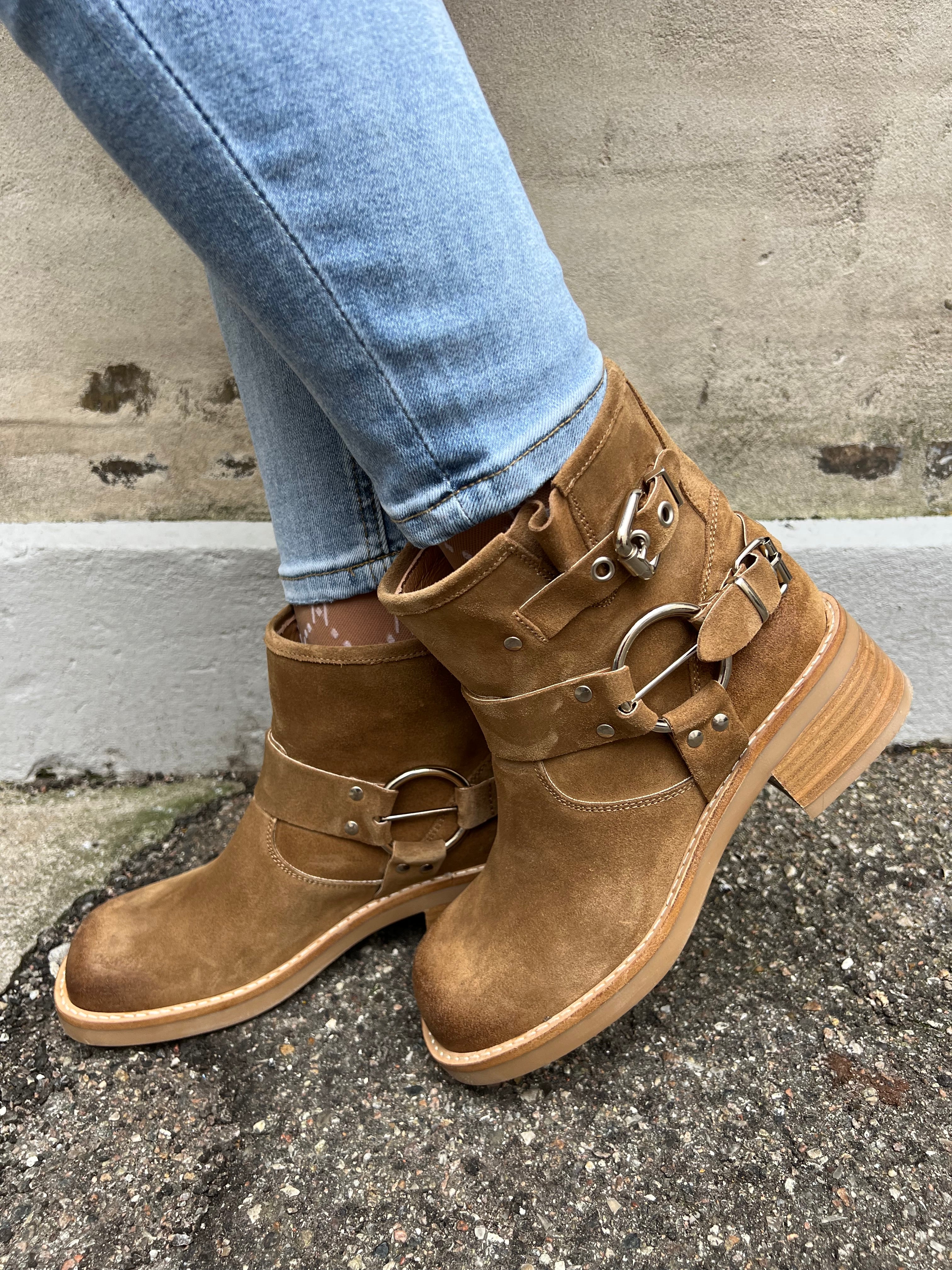 Bukela Jake boots suede cognac