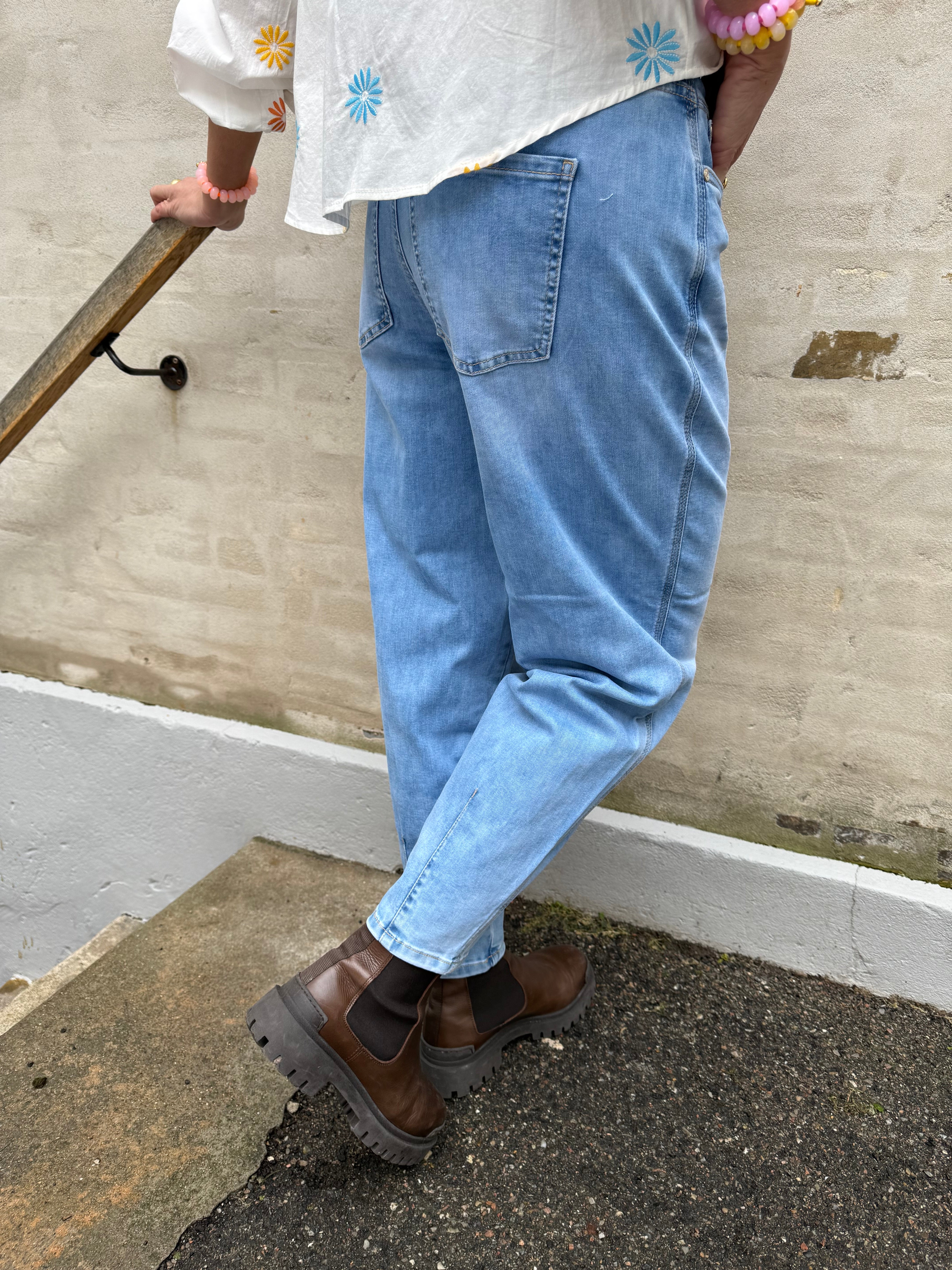 Karlie Barrel - Light Blue Washed